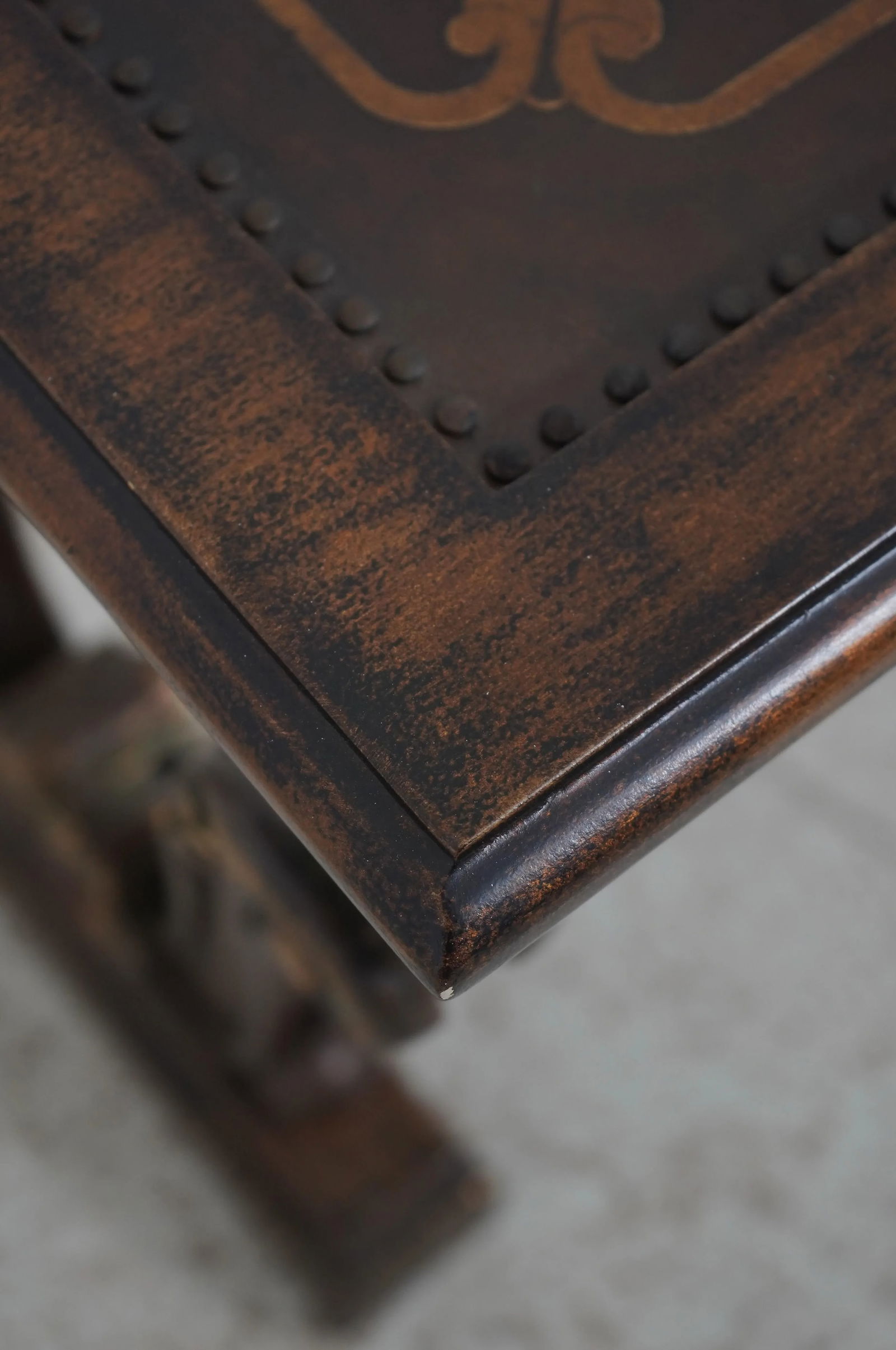 Traditional Continental Style Carved Base Occasional Table - 7