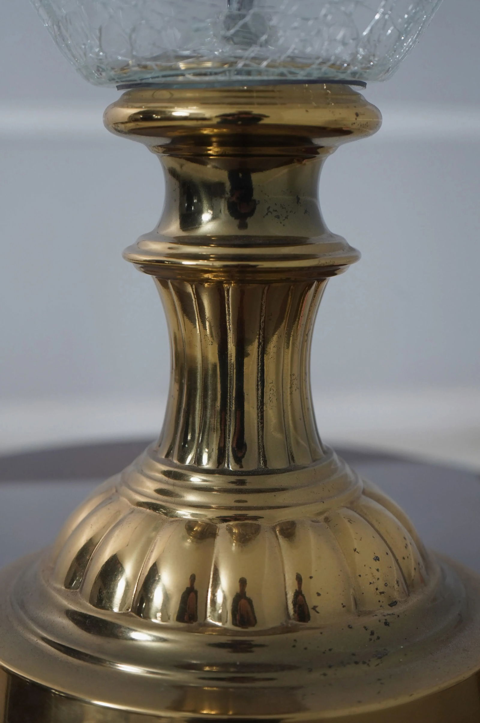 Stiffel Attributed Brass & Crackle Glass Table Lamp - 9