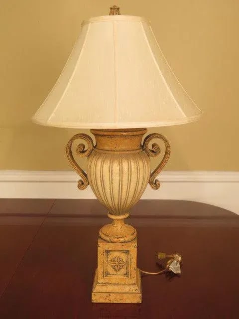 Venetian Paint Decorated Urn Shaped Table Lamp with Shade - 10