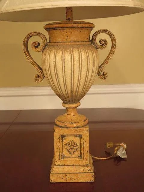 Venetian Paint Decorated Urn Shaped Table Lamp with Shade - 2