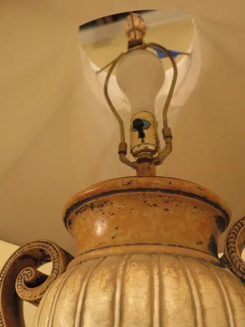 Venetian Paint Decorated Urn Shaped Table Lamp with Shade - 8