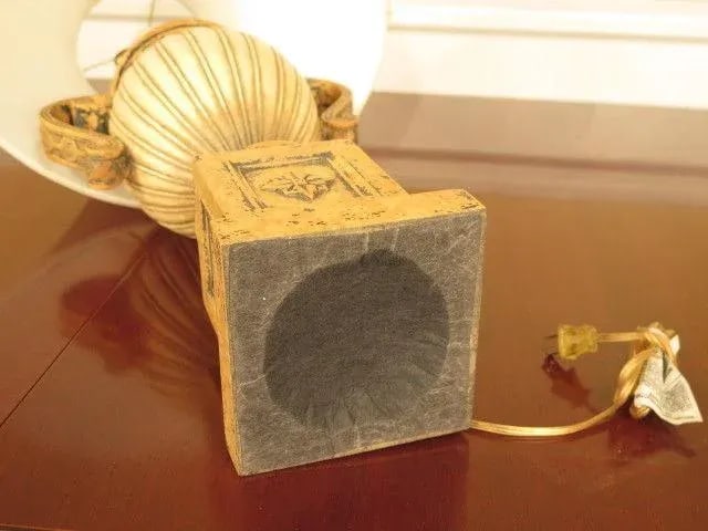 Venetian Paint Decorated Urn Shaped Table Lamp with Shade - 9