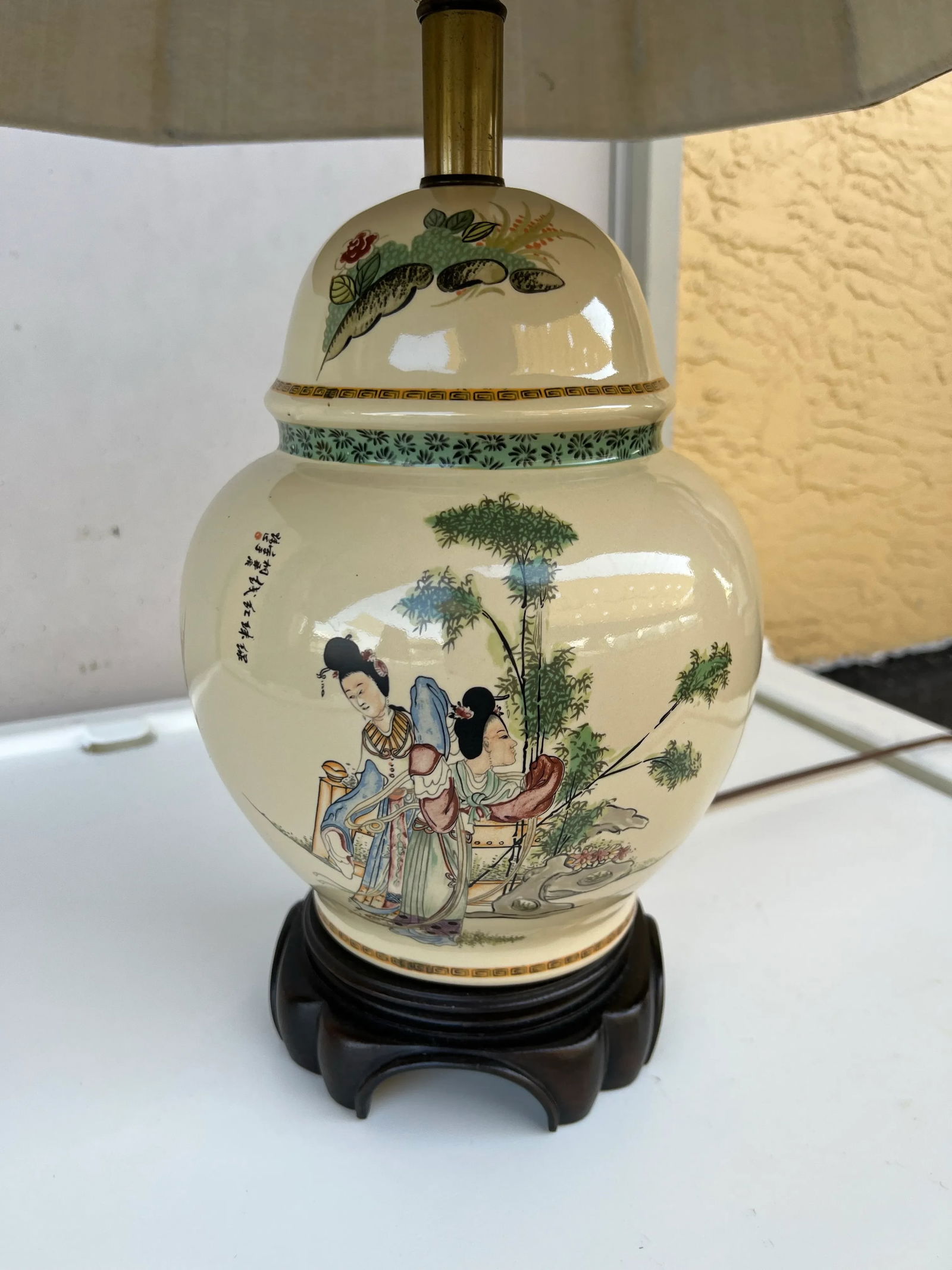 Mid Century Asian Ginger Jar Style Lamp - 5