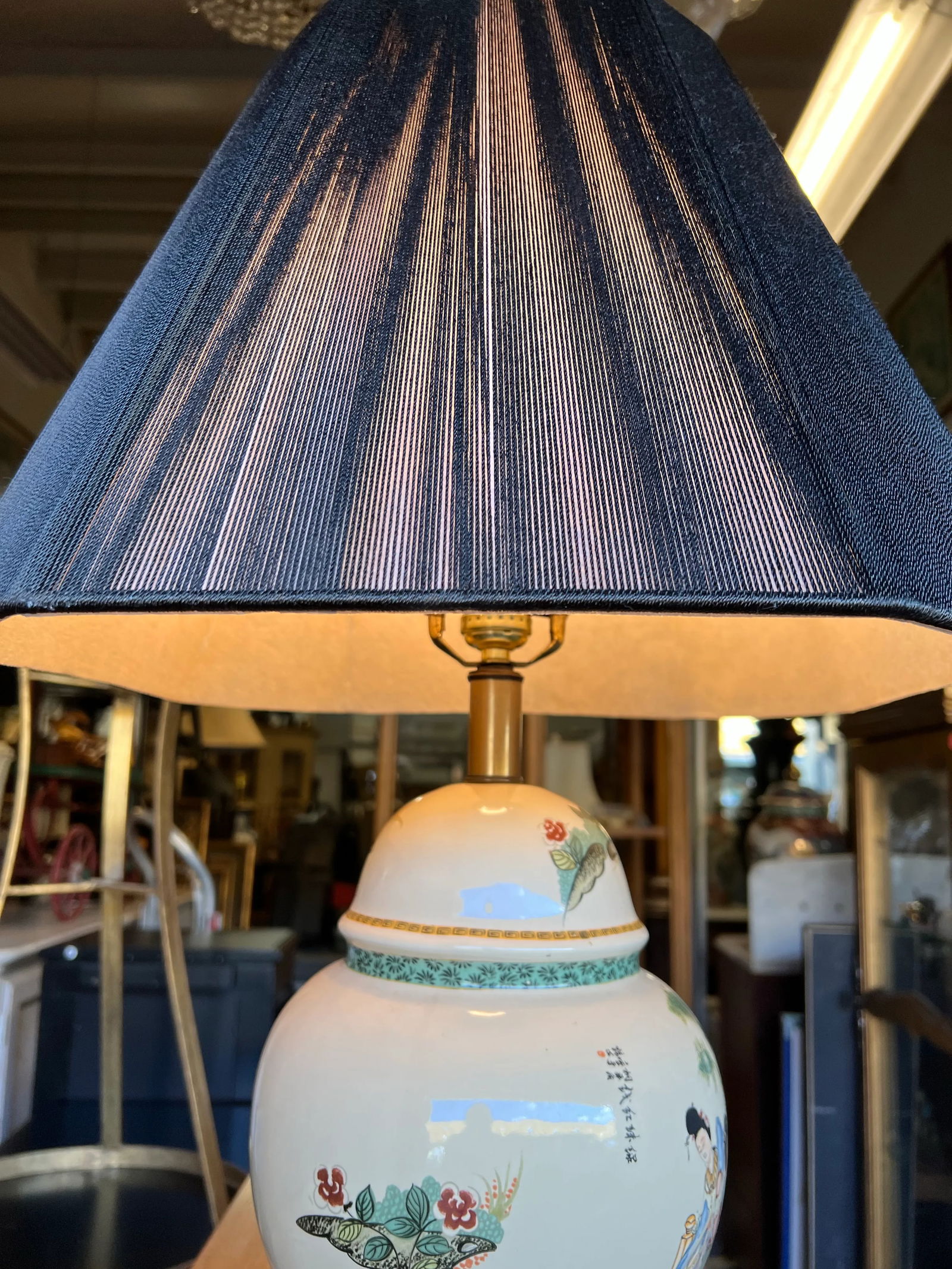 Mid Century Asian Ginger Jar Style Lamp - 8