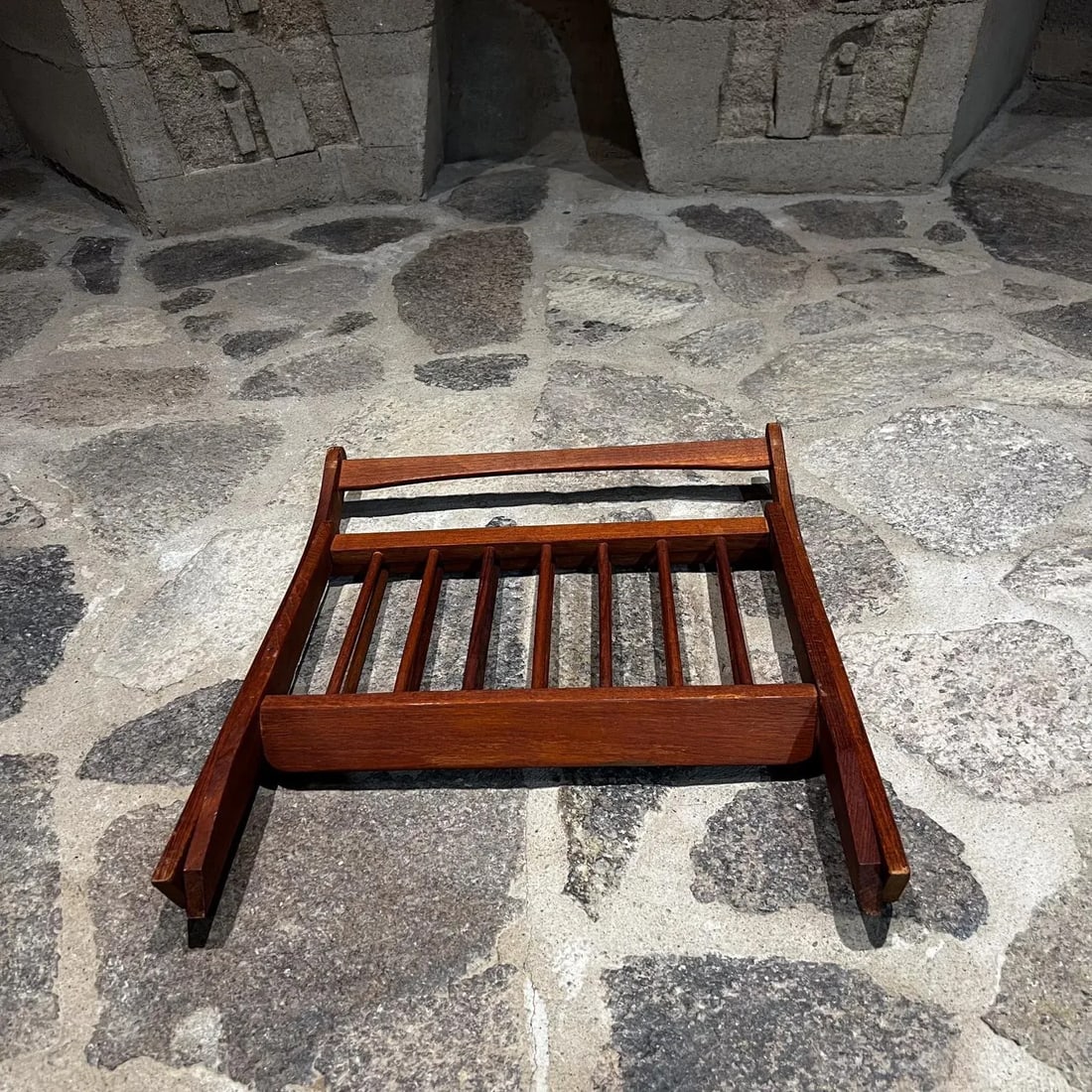 1960s Magazine Rack Sculptural Solid Teak Wood Modern Denmark - 7