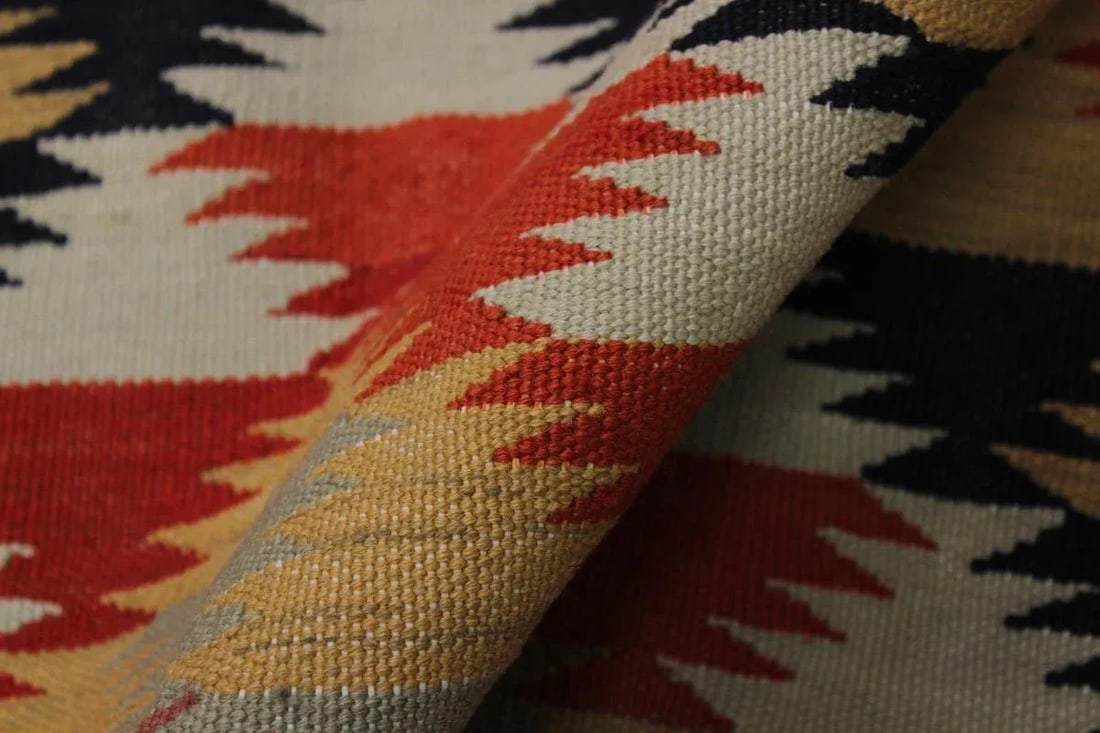 Bohemian Kilim Hand-Woven Wool Rug - 4"²6"³ Ã— 6"²6"³ - 6