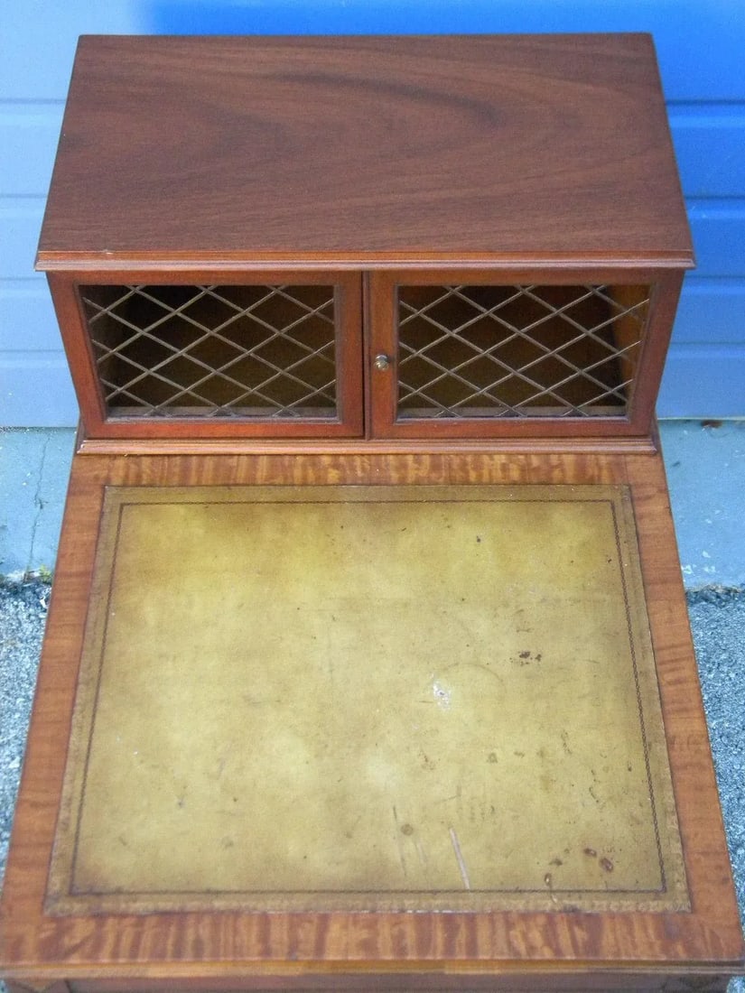 Leather Top Nightstand Side End Lamp Table by Heritage Henredon - 6