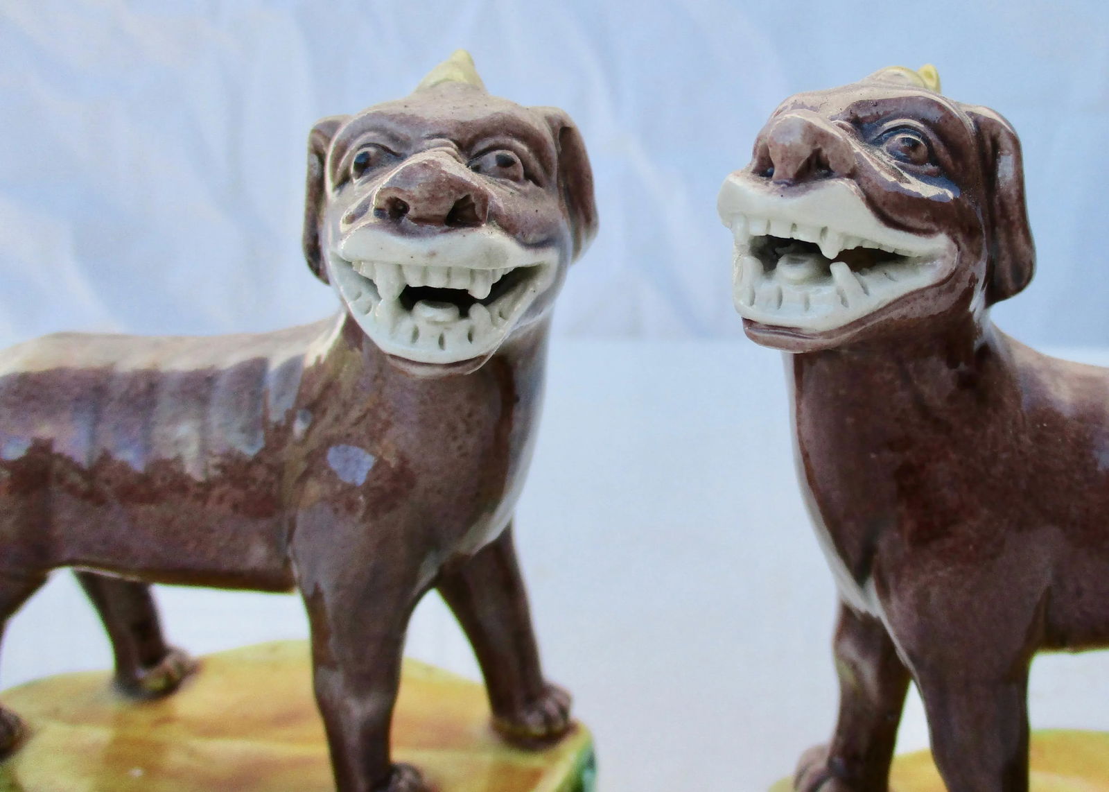 Chinese Tri- Color Porcelain Kylin Buddhists Animals - a Pair - 2