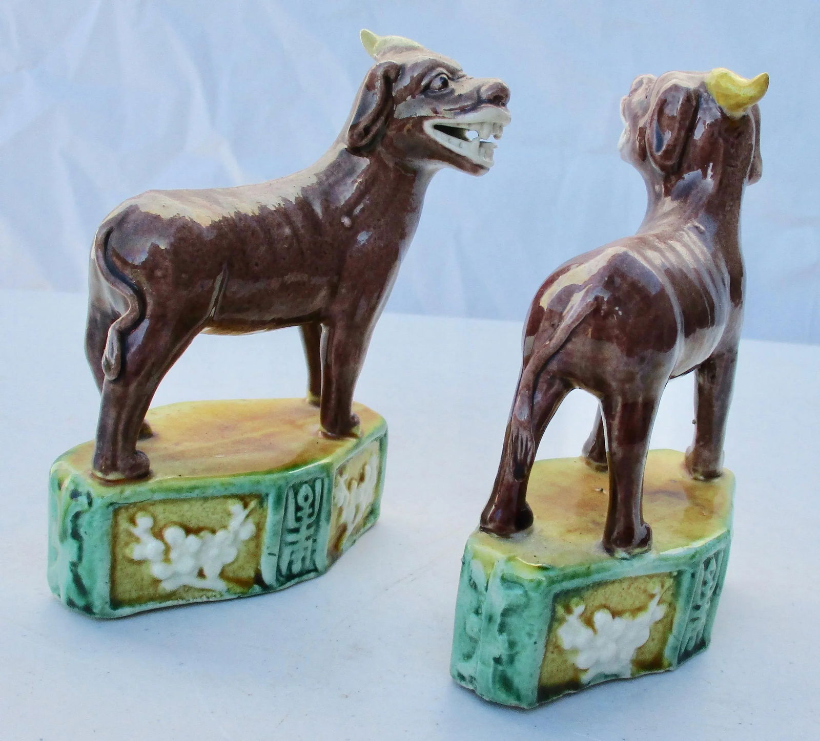 Chinese Tri- Color Porcelain Kylin Buddhists Animals - a Pair - 5