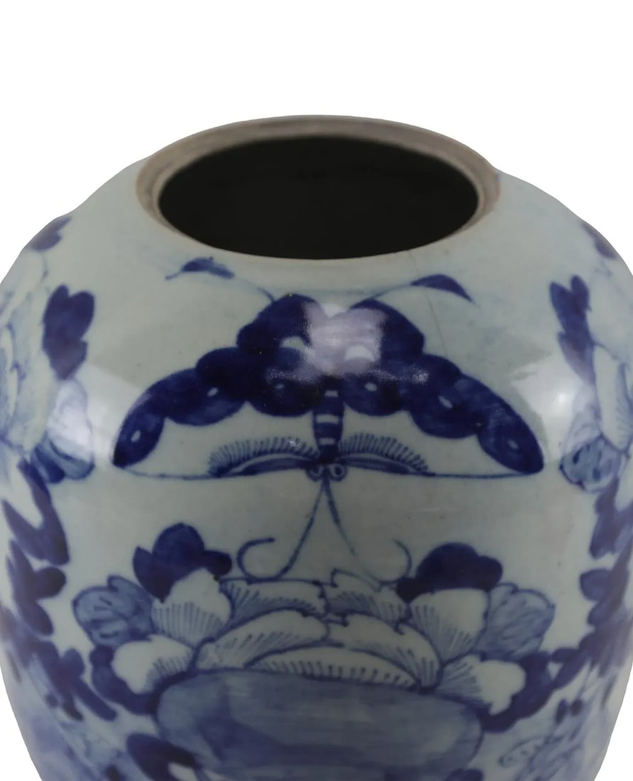 Chinese Mid-Qing Dynasty Celadon Blue and White Jar - 6