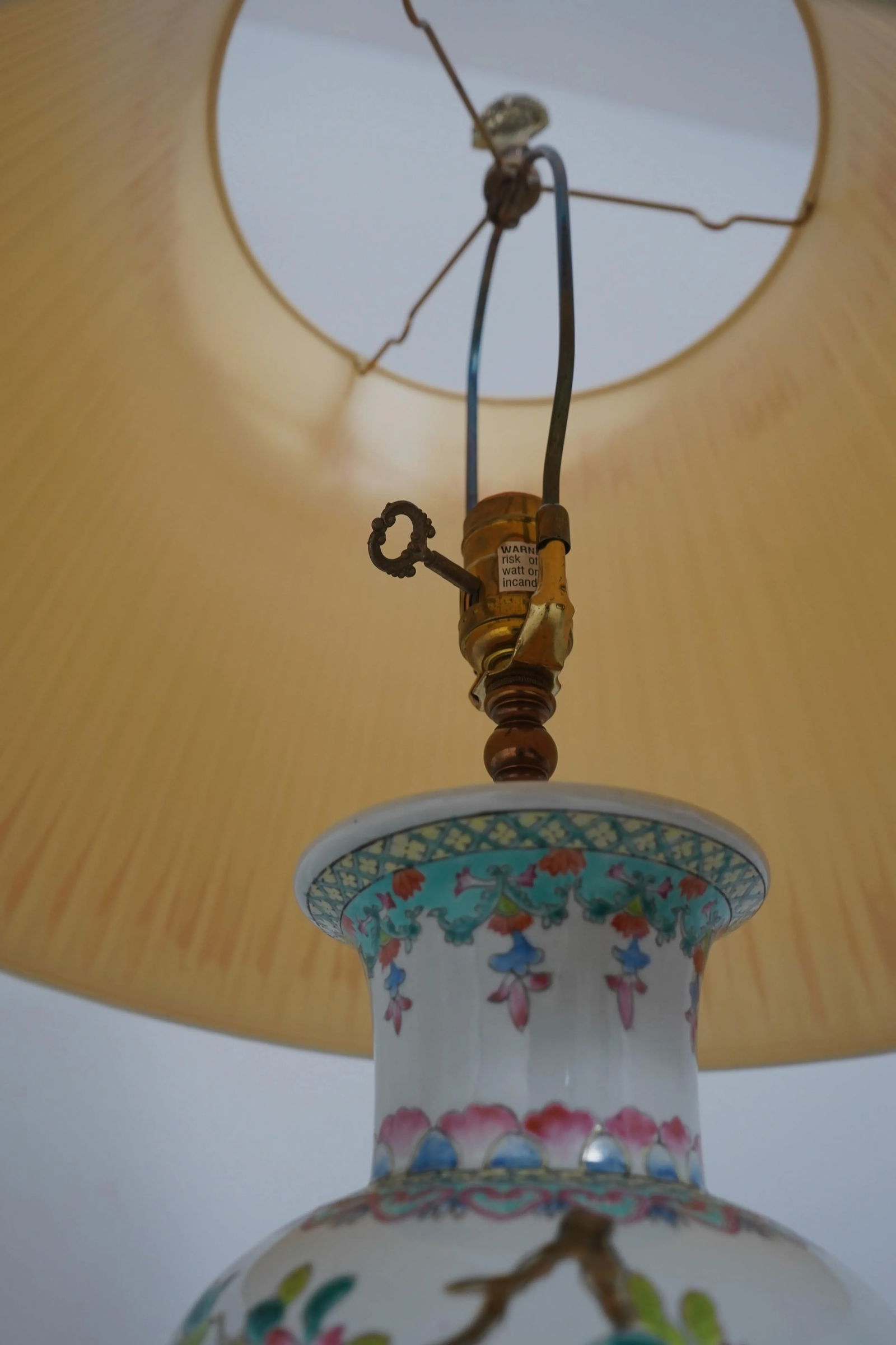 Chinoiserie Porcelain Asian Inspired Table Lamp - 3