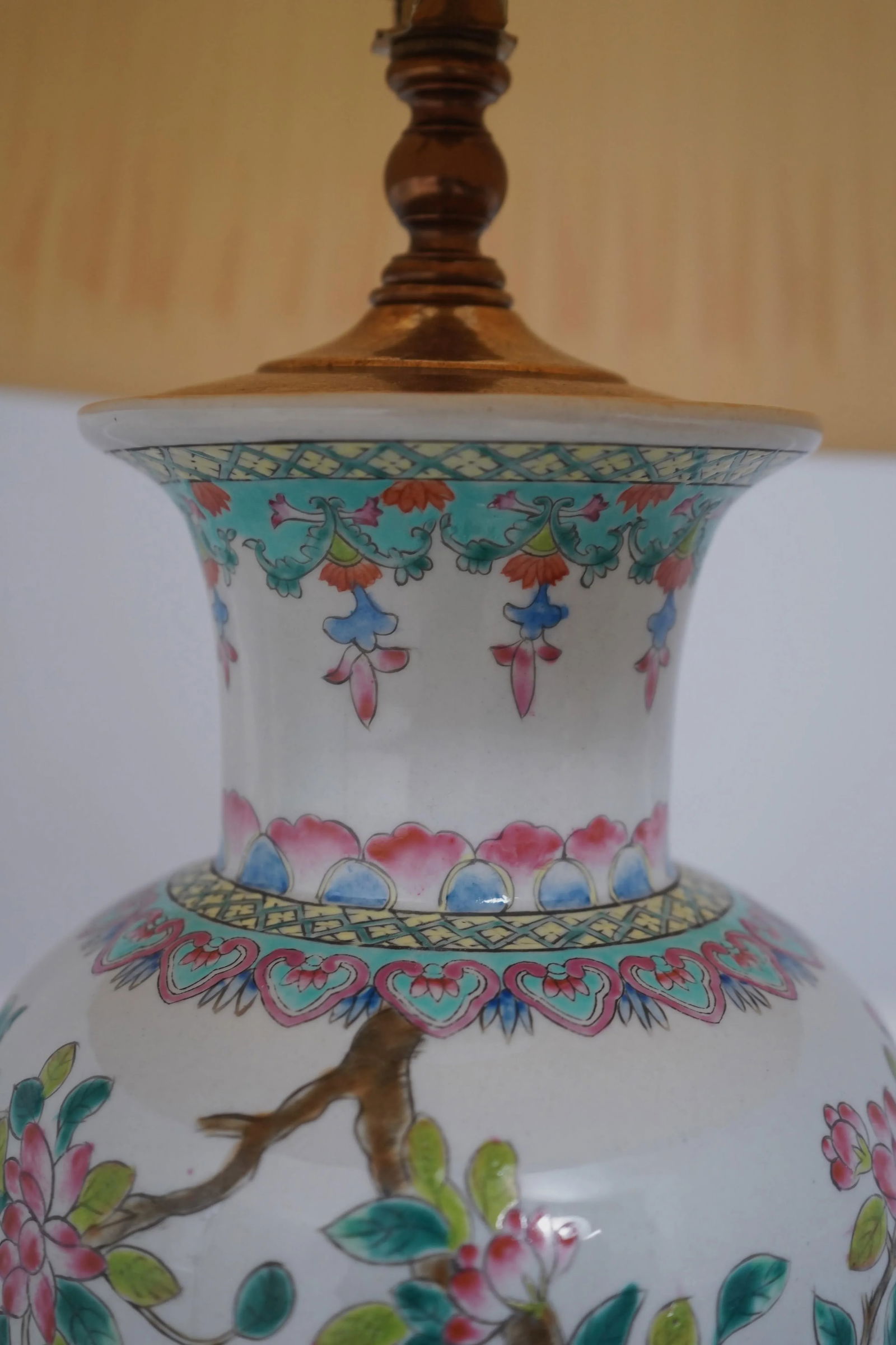 Chinoiserie Porcelain Asian Inspired Table Lamp - 7