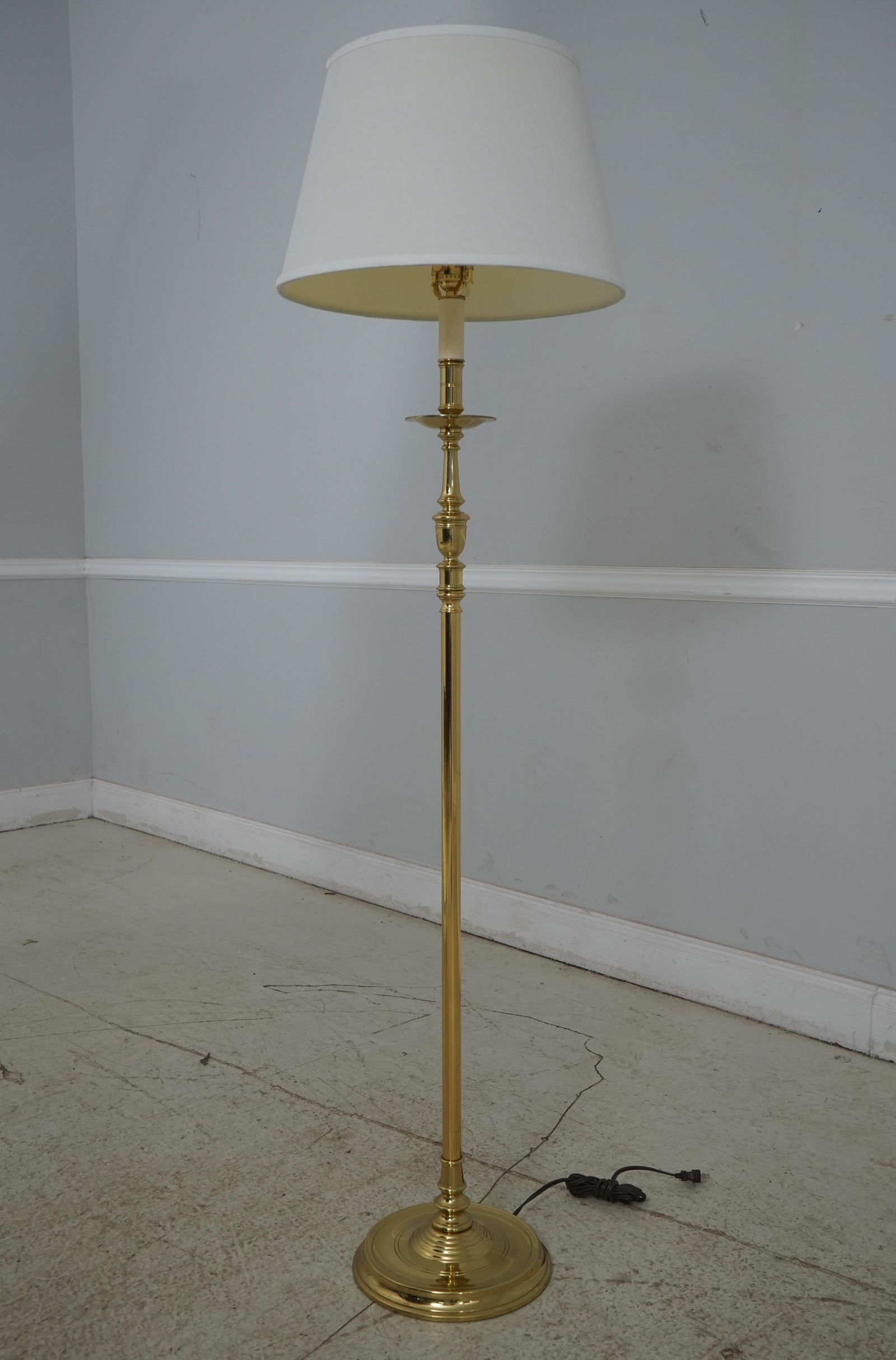 Virginia Metalcrafters Colonial Style Brass Floor Lamp - 2