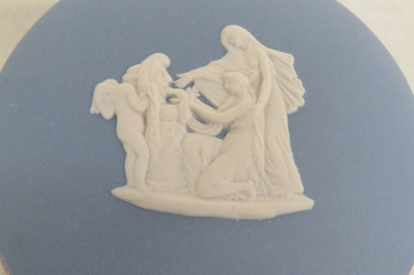 Wedgwood Blue Jasperware Pegasus Kidney Shaped Trinket Box Made in England - 2