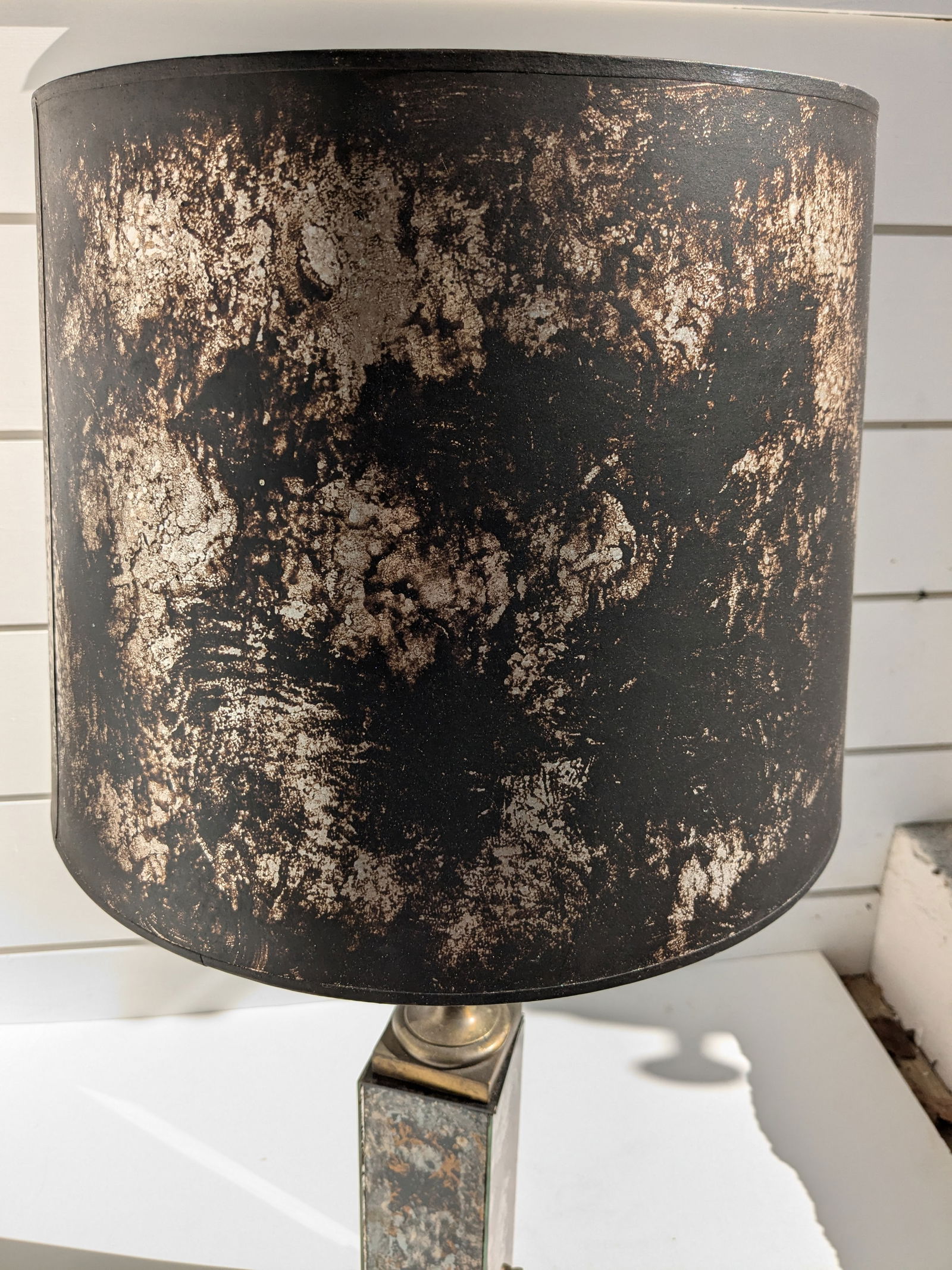 Mid 20th Century Bronze and Marbled Glass Table Lamp - 6