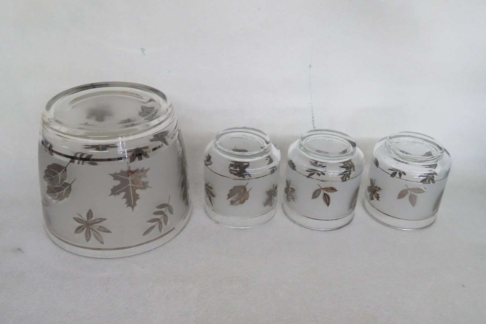 Libbey Silver Leaf Frosted Barware Glass Ice Bucket and Cups Set of Four - 7