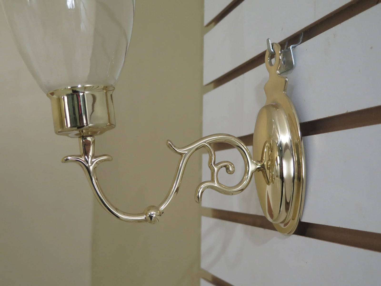 1990s Brass Single Arm Candelabra Wall Sconce - 4