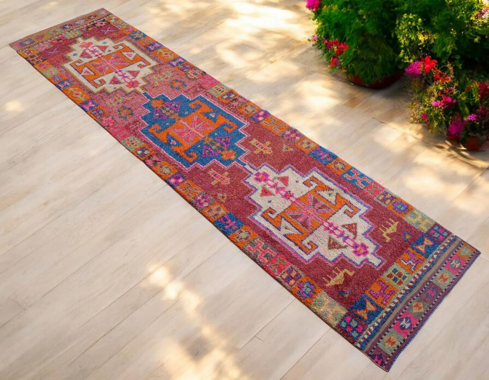 Colorful Kurdish Runner Rug Herki . Tribal Hand-Knotted Short Runner Rug - 2"²11"³ Ã - 3