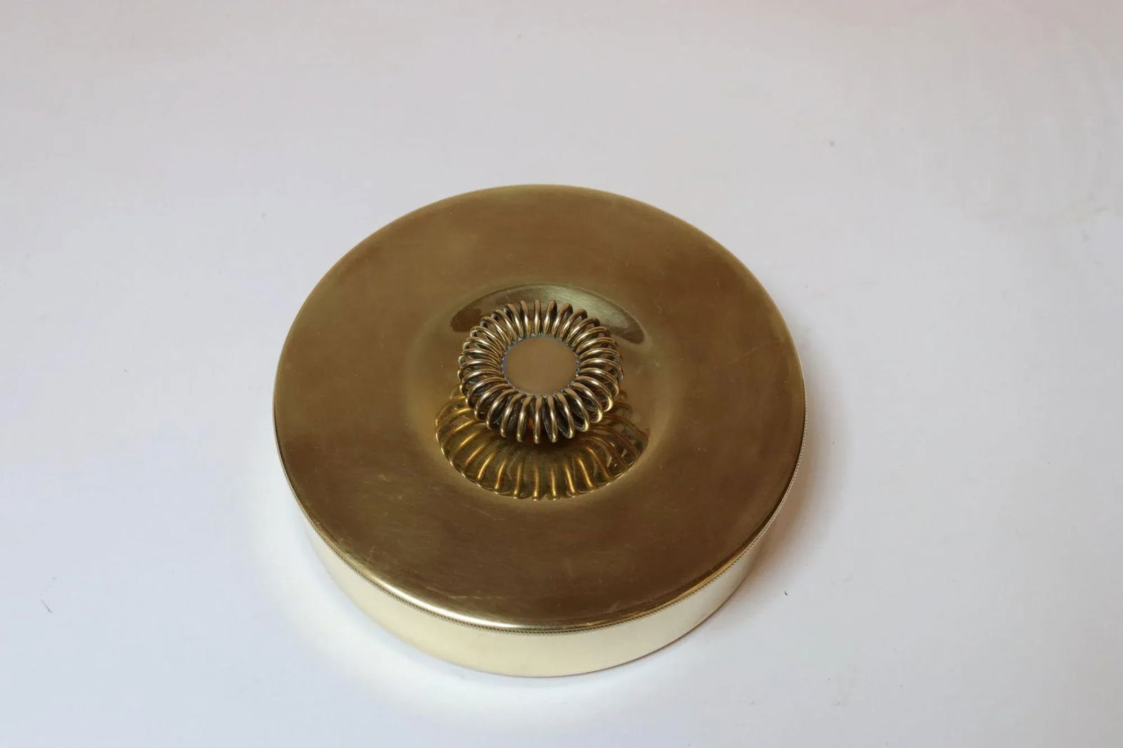 Vintage Brass Decorative Lidded Bowl / Round Keepsake Box by Beau Monde - 2