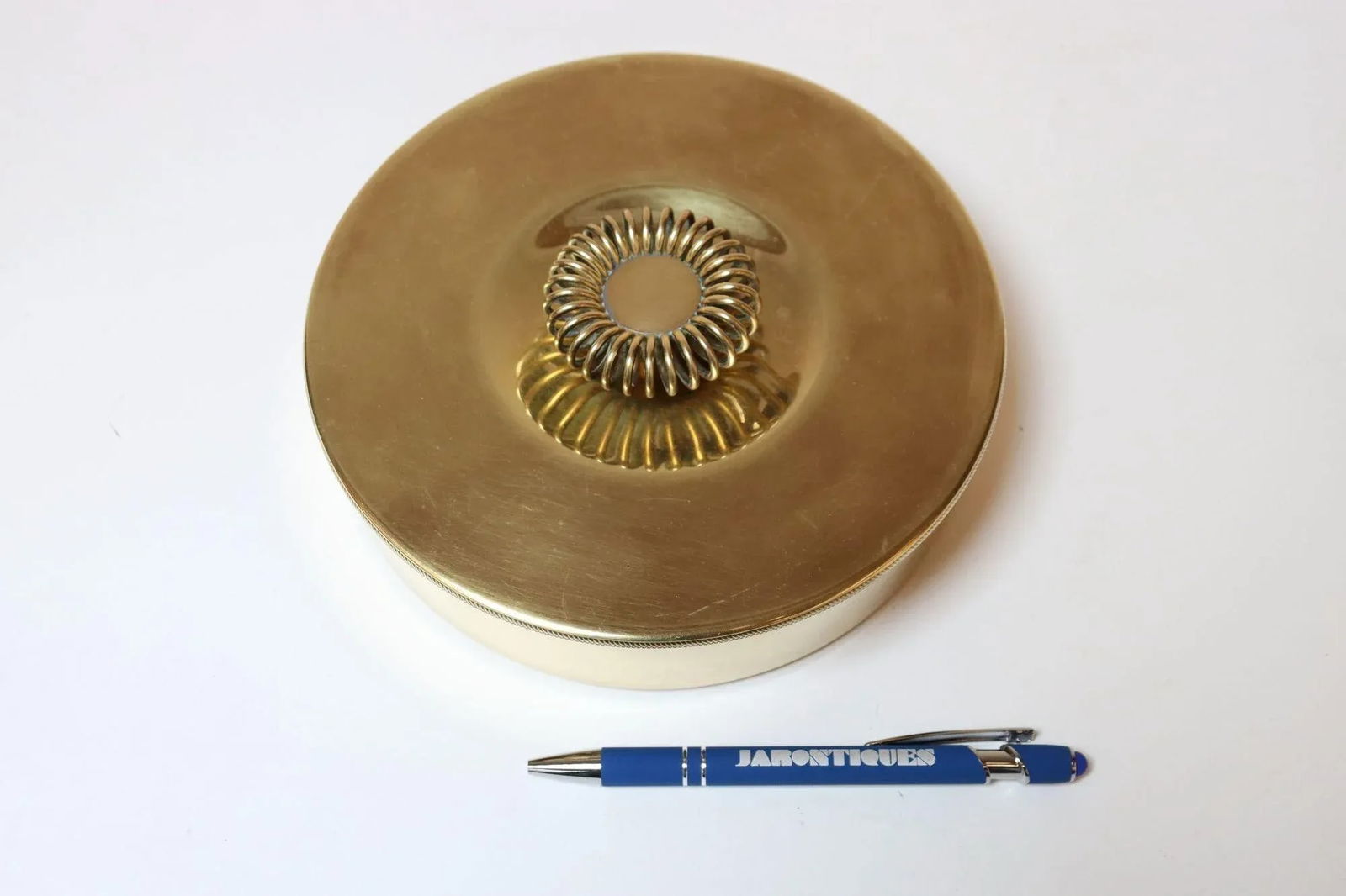 Vintage Brass Decorative Lidded Bowl / Round Keepsake Box by Beau Monde - 5