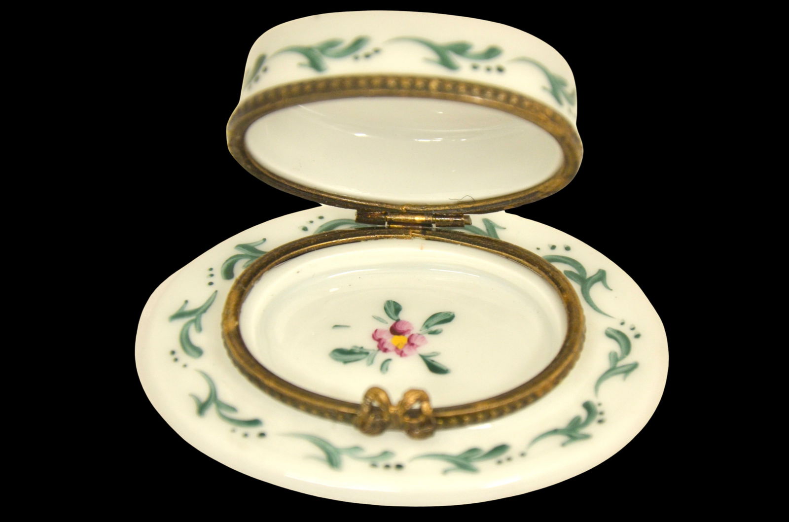 Limoges Flowered Hat Accent Box - 3