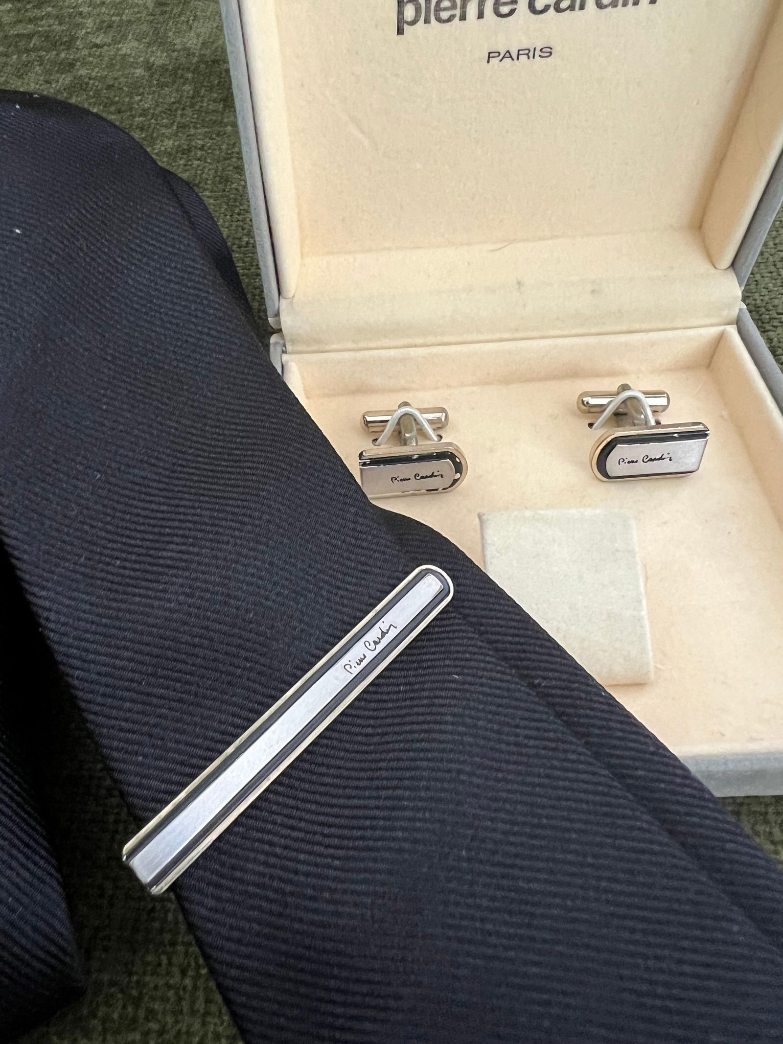 Vintage PIERRE CARDIN Steel Cufflinks & Tie Clip With Original Case Circa 1970 - 4
