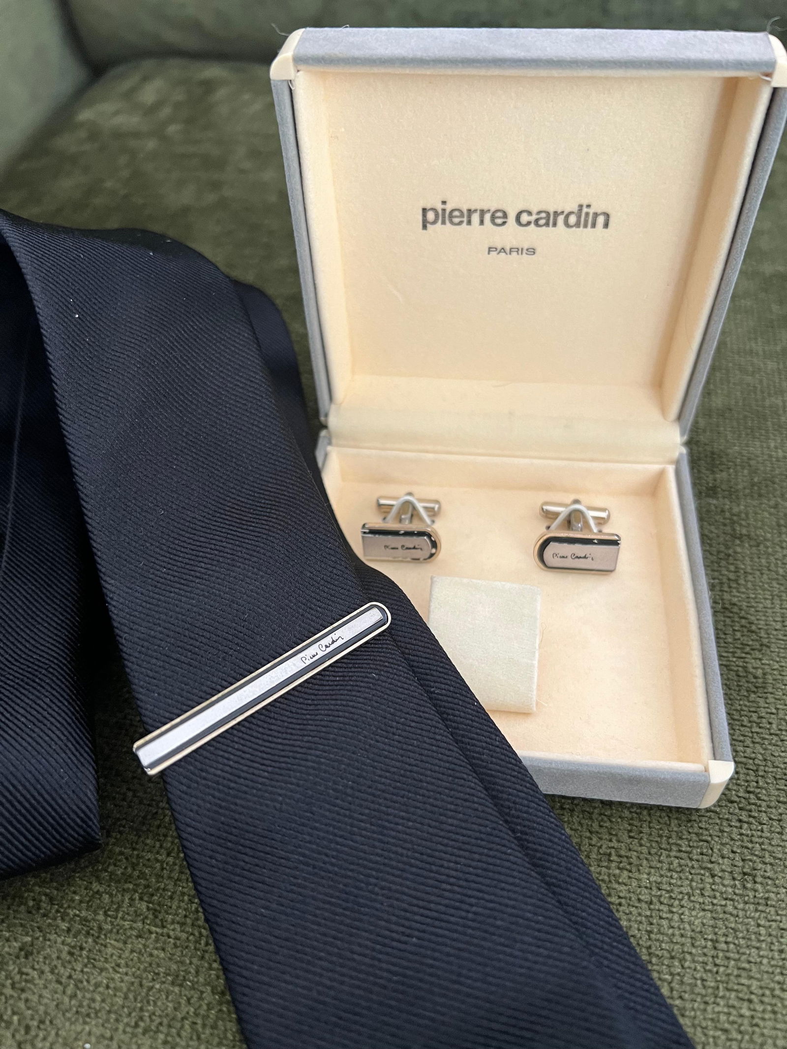 Vintage PIERRE CARDIN Steel Cufflinks & Tie Clip With Original Case Circa 1970 - 5
