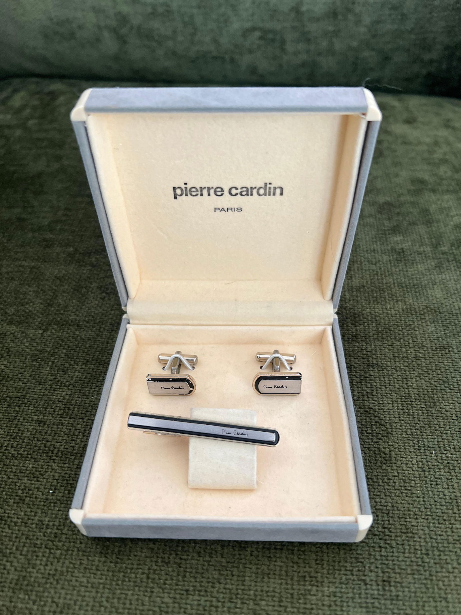 Vintage PIERRE CARDIN Steel Cufflinks & Tie Clip With Original Case Circa 1970 - 9