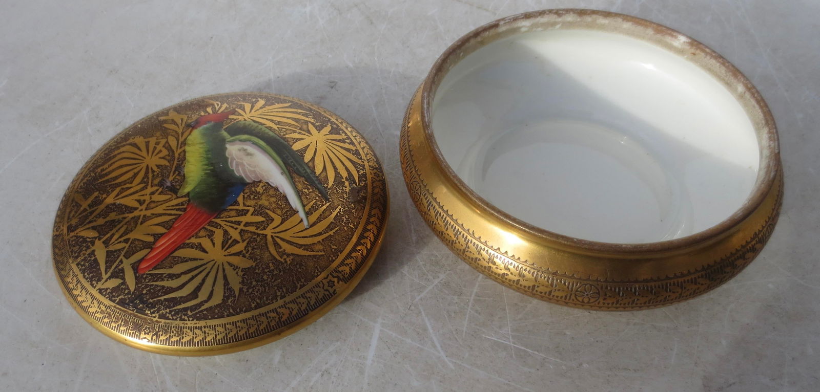 Limoge Porcelain Gilt Vanity Box - 3