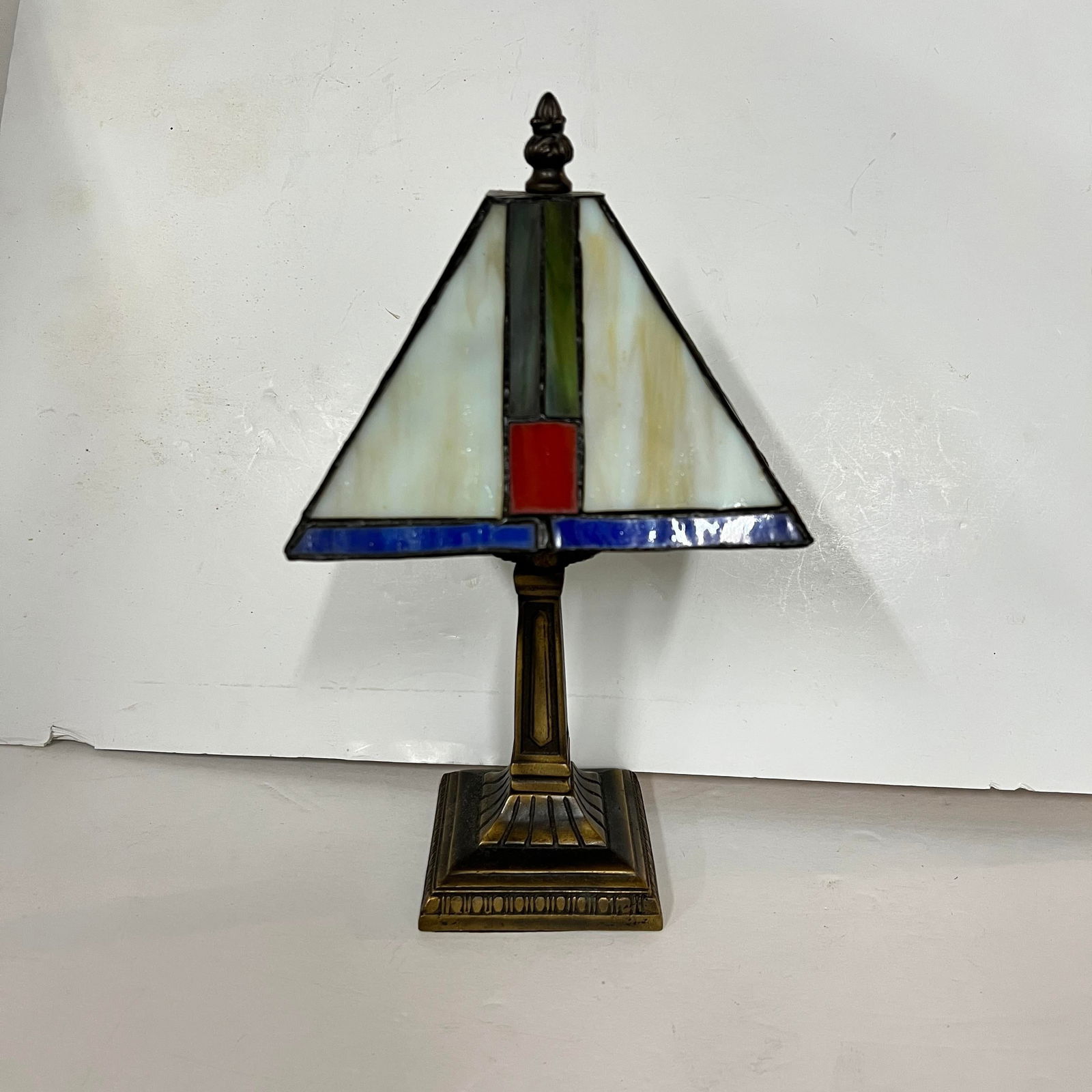 Arts and Crafts Mission Leaded Glass Lamp - 3