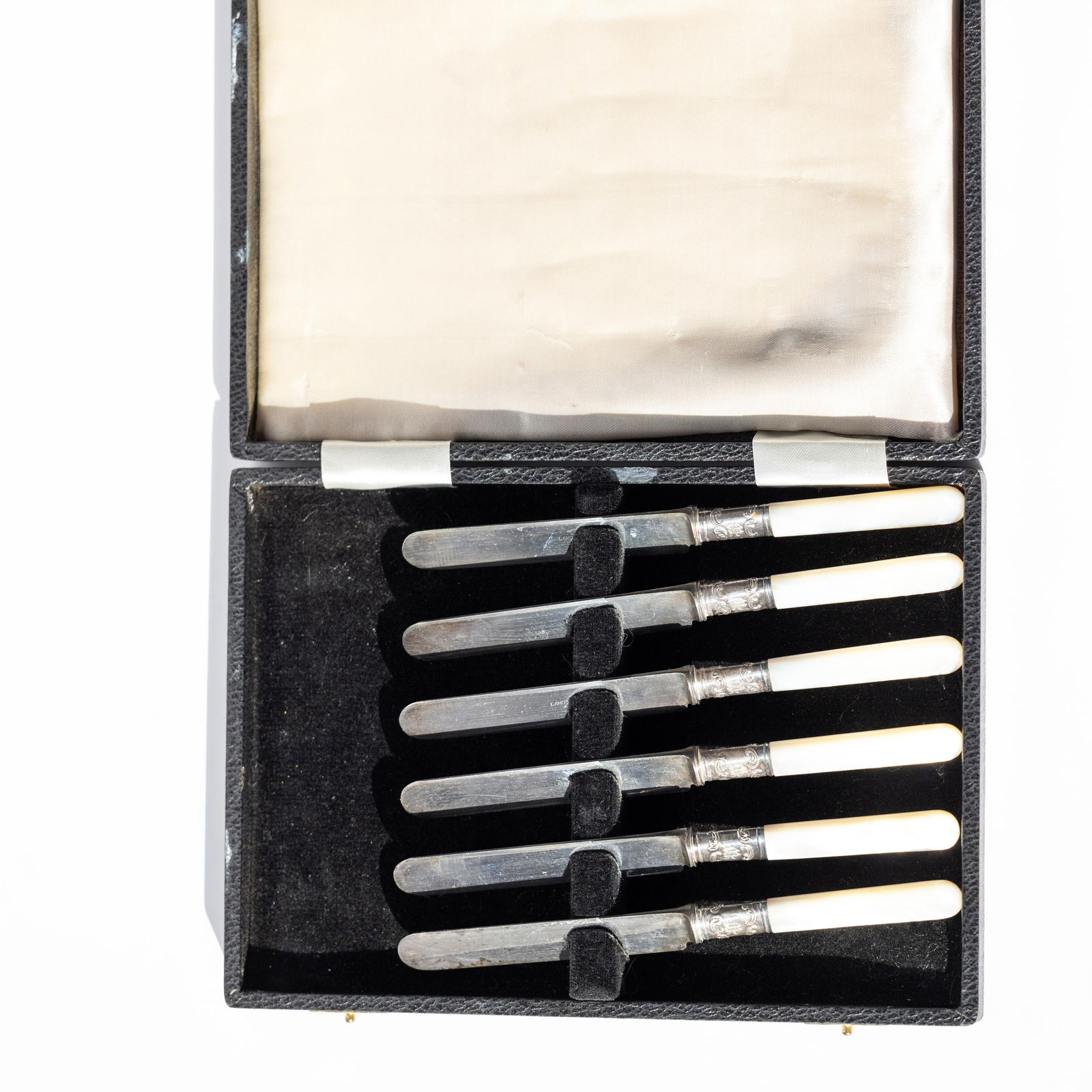 1930s Fruit & Butter Mother-Of-Pearl Handled Knives with Sterling Silver Accents- Set of 8 - 3