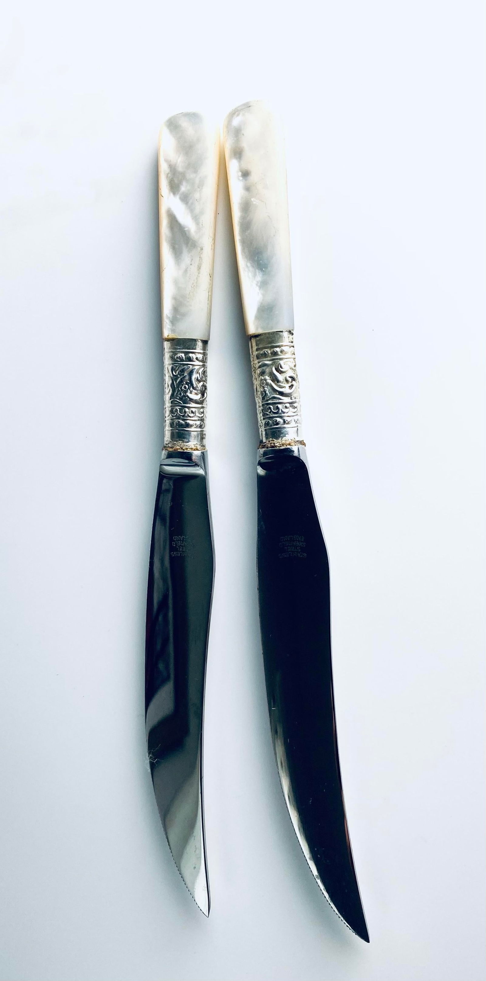 1930s Fruit & Butter Mother-Of-Pearl Handled Knives with Sterling Silver Accents- Set of 8 - 4