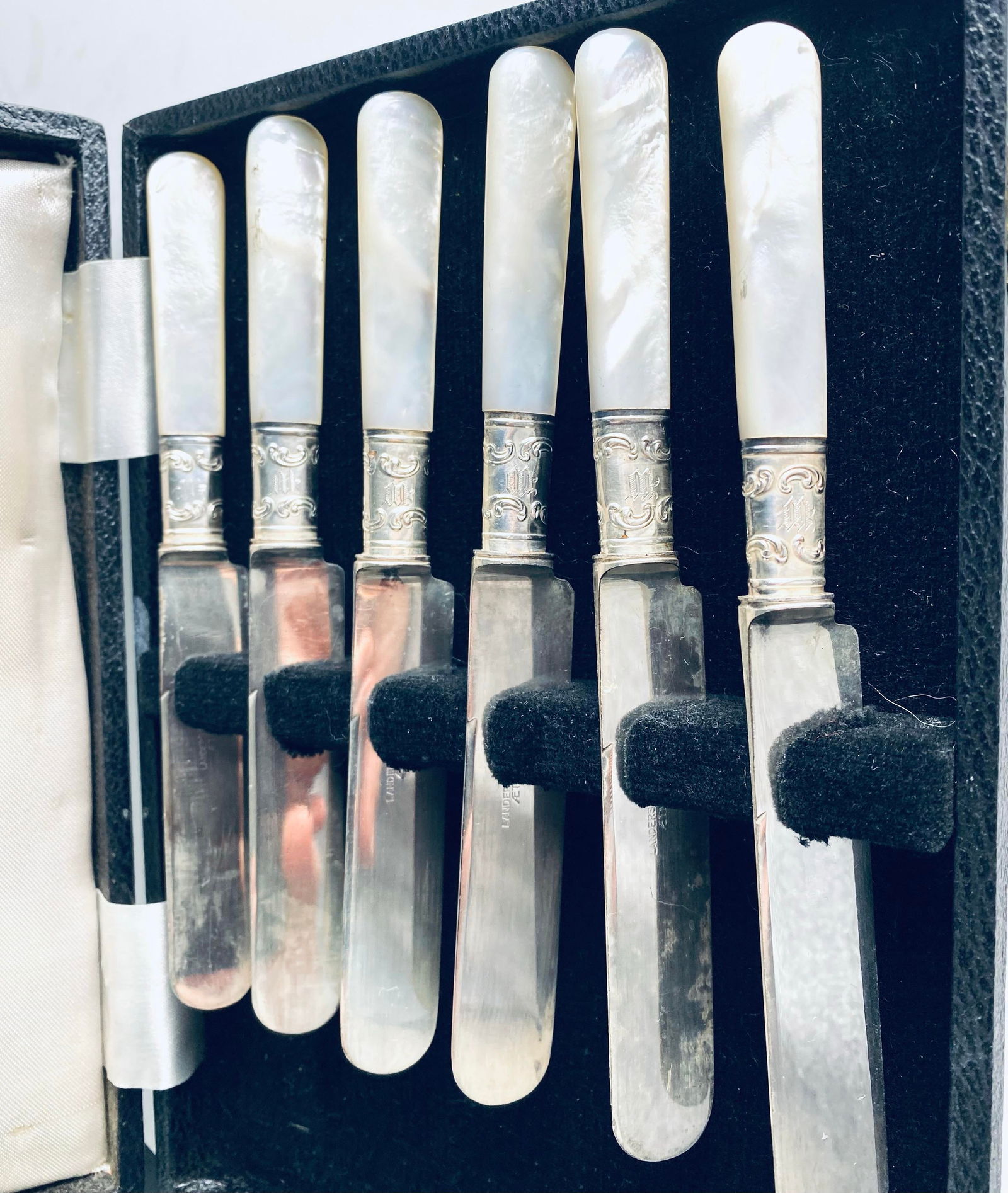 1930s Fruit & Butter Mother-Of-Pearl Handled Knives with Sterling Silver Accents- Set of 8 - 9