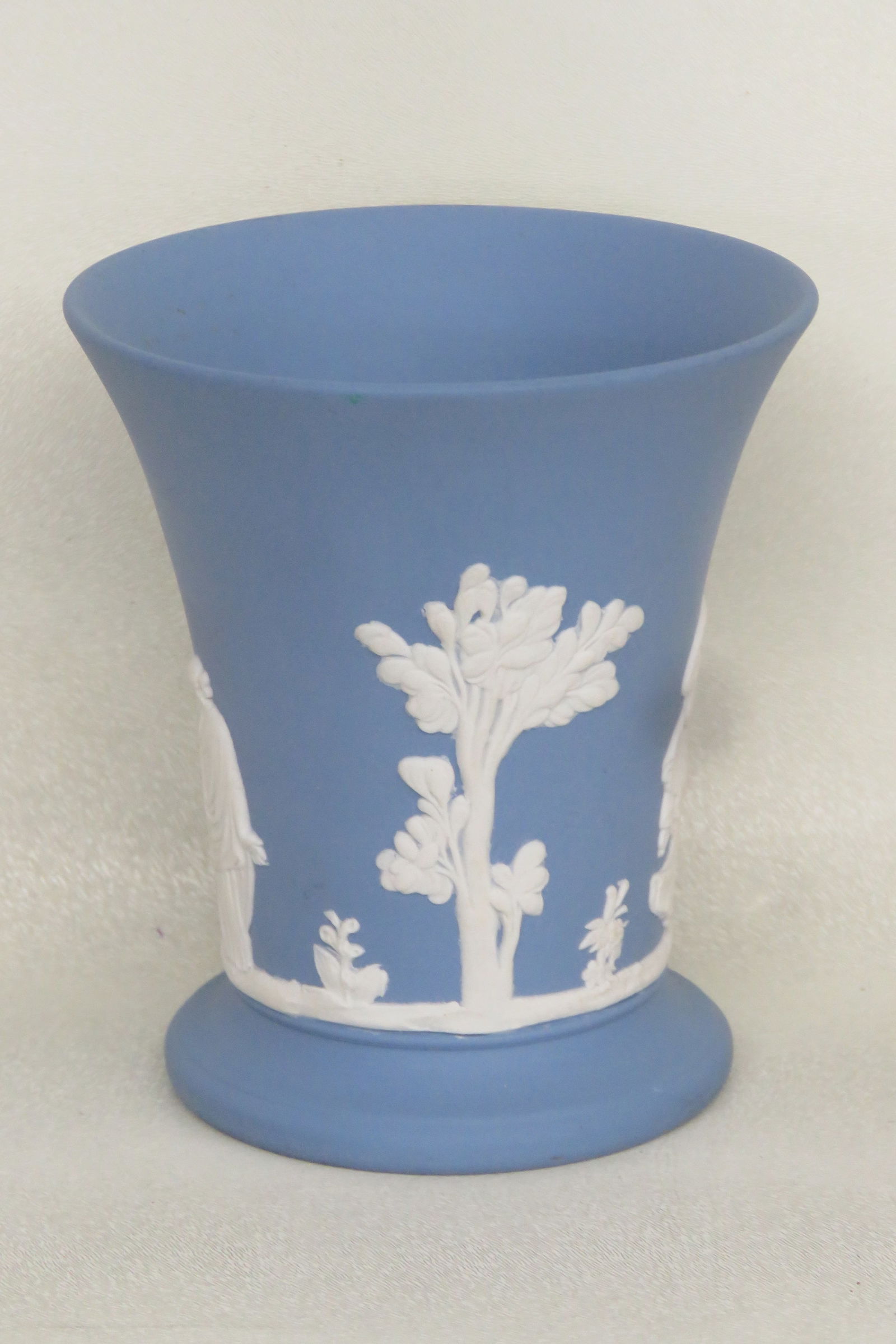 Wedgwood Blue Jasperware Grecian Women and Cherubs Trumpet Vase Posy Pot 4379b - 12