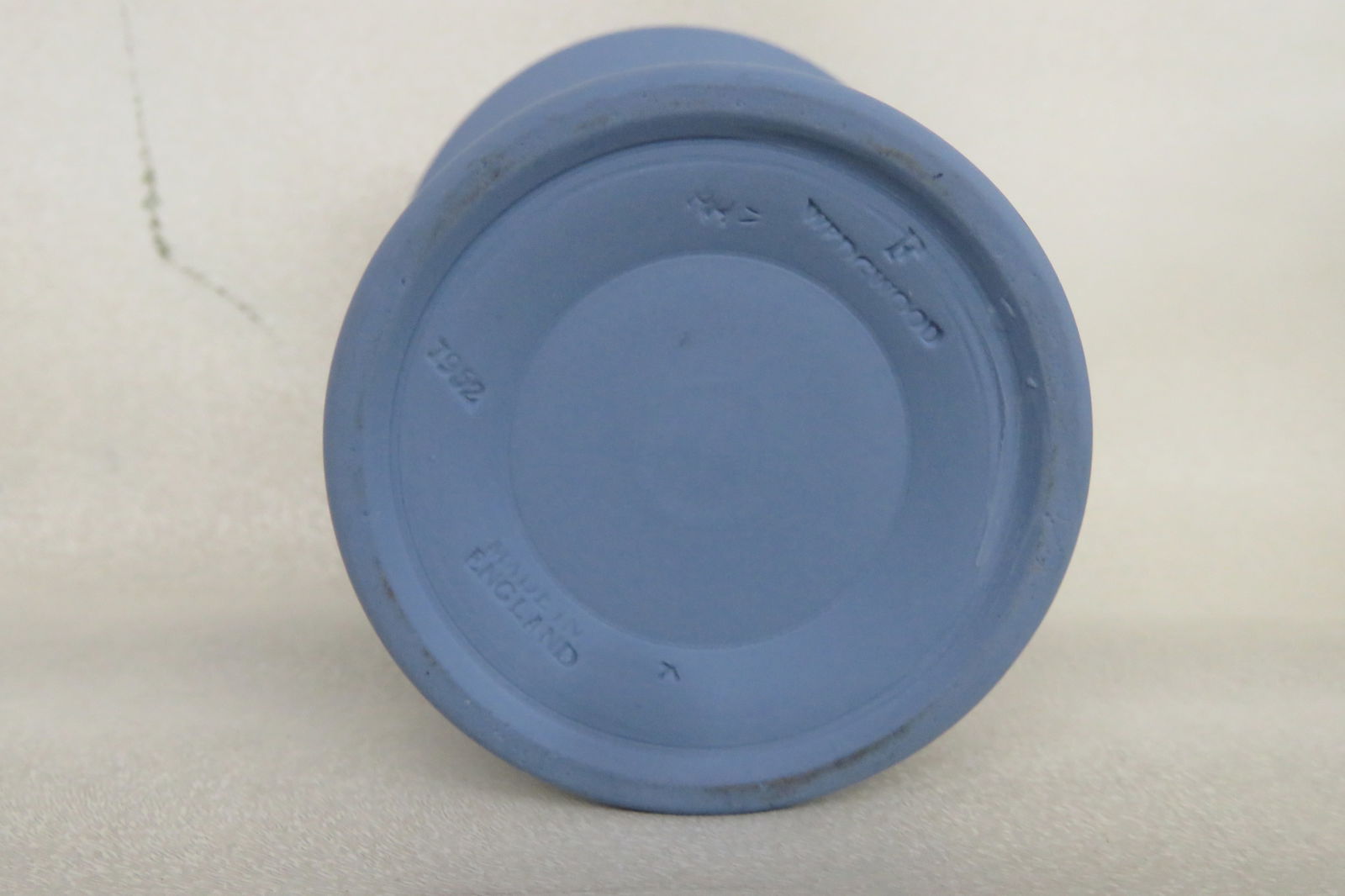 Wedgwood Blue Jasperware Grecian Women and Cherubs Trumpet Vase Posy Pot 4379b - 6