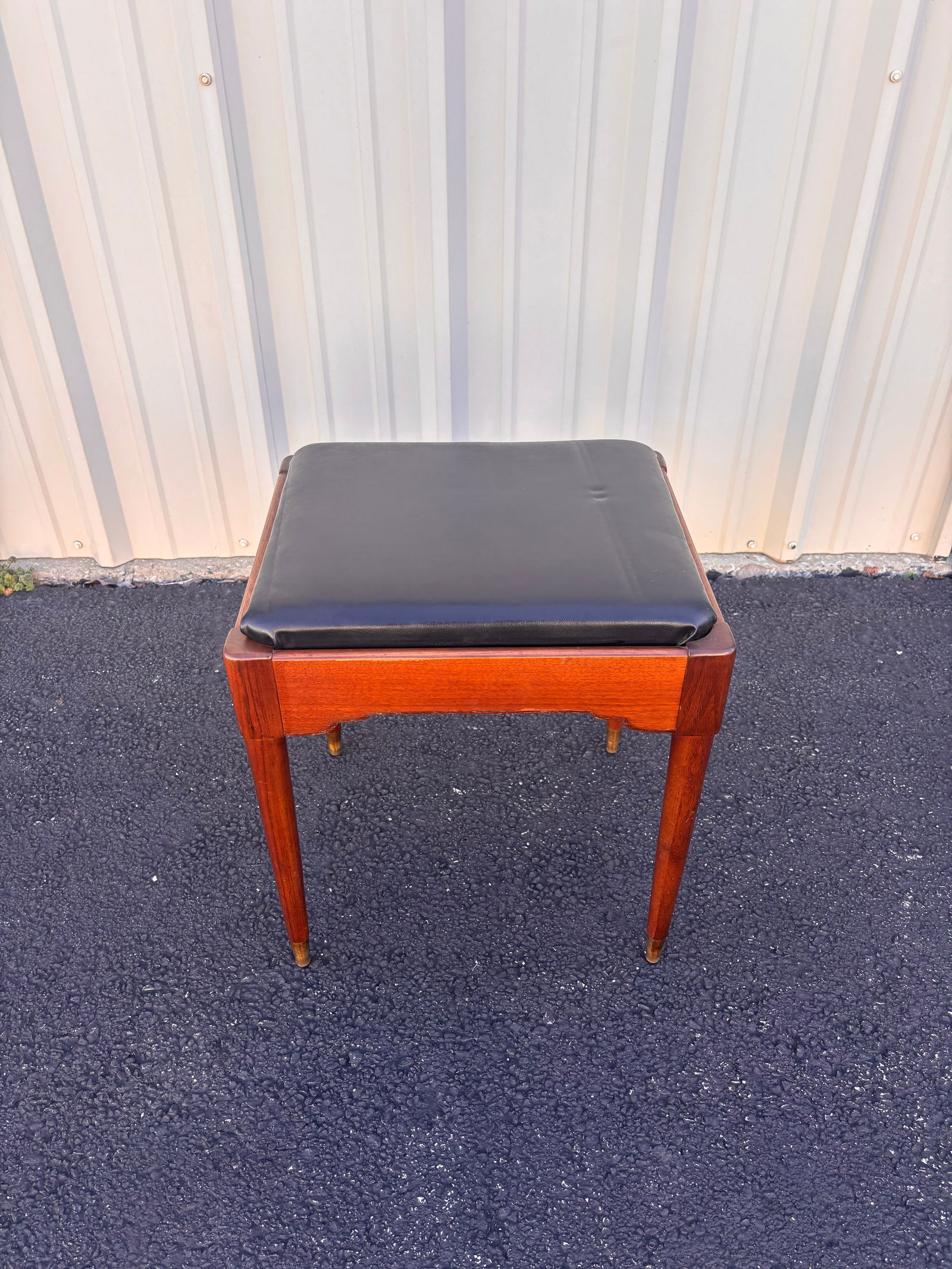 1960s Vinyl and Walnut Vanity Stool - 3