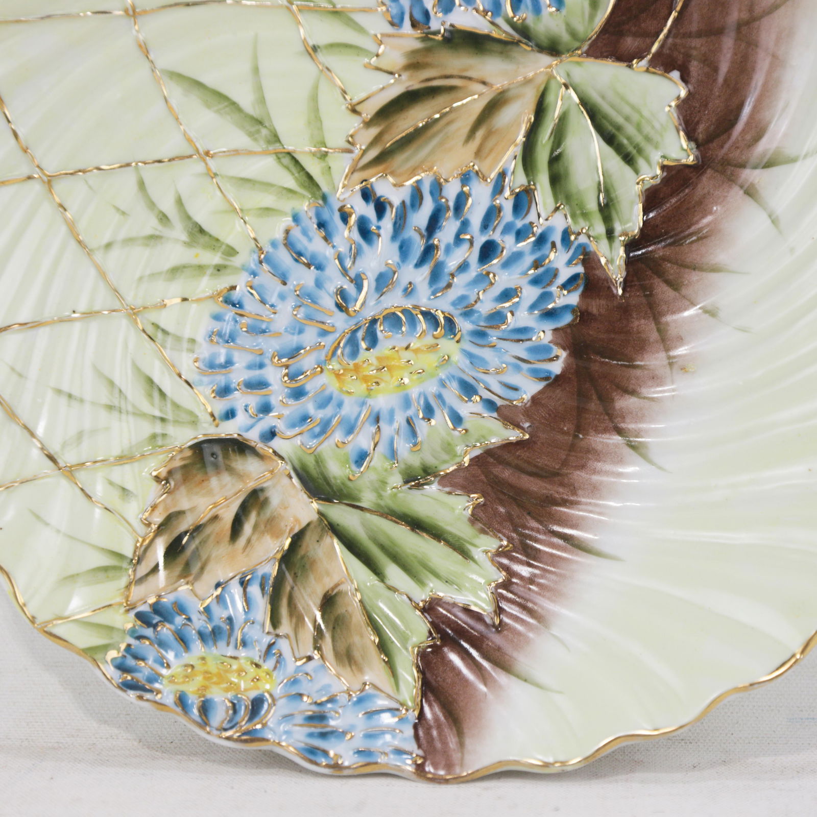 Set of Two Vintage Hand-Painted Porcelain Serving Trays With Floral Design - 7