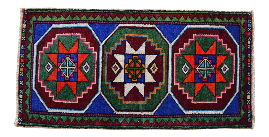 Hand Knotted Oushak Rug. Colorful Rug, Bath Mat, Laundry Decor 1'6" X 2'11": Vintage Turkish Hand-Knotted Small Rug from Konya, 1980s, featuring warm deep-crimson tones and authentic village craftsmanship â€” clean, ready to place, perfect for bedside spaces