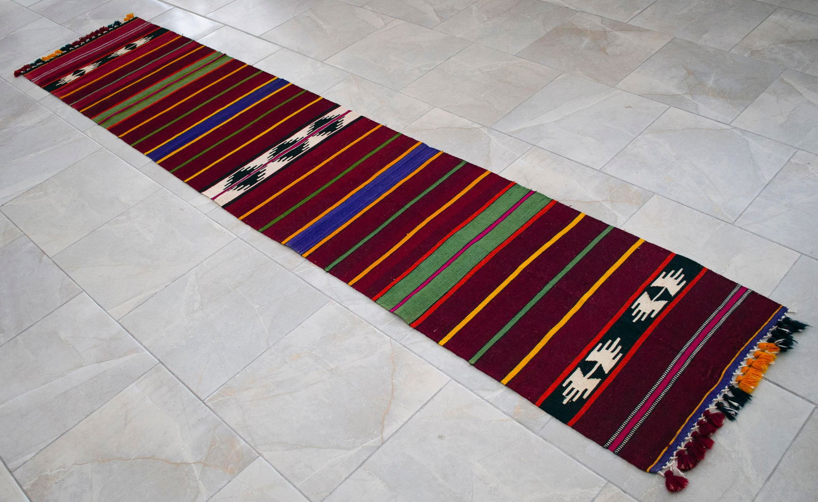 1990s Hand Made Short Narrow Runner Rug Turkish Kilim Hallway Rug - 1"²11"³ Ã— - 8