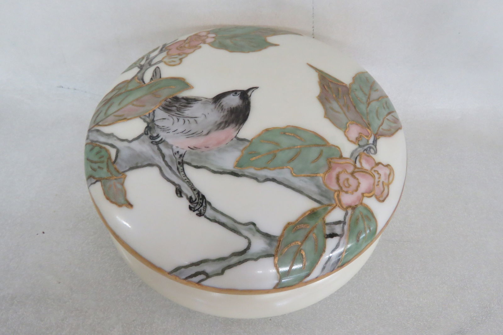 Limoges T and v Hand Painted Bird on a Brunch Large Round Vanity Candy Box 4386b - 2