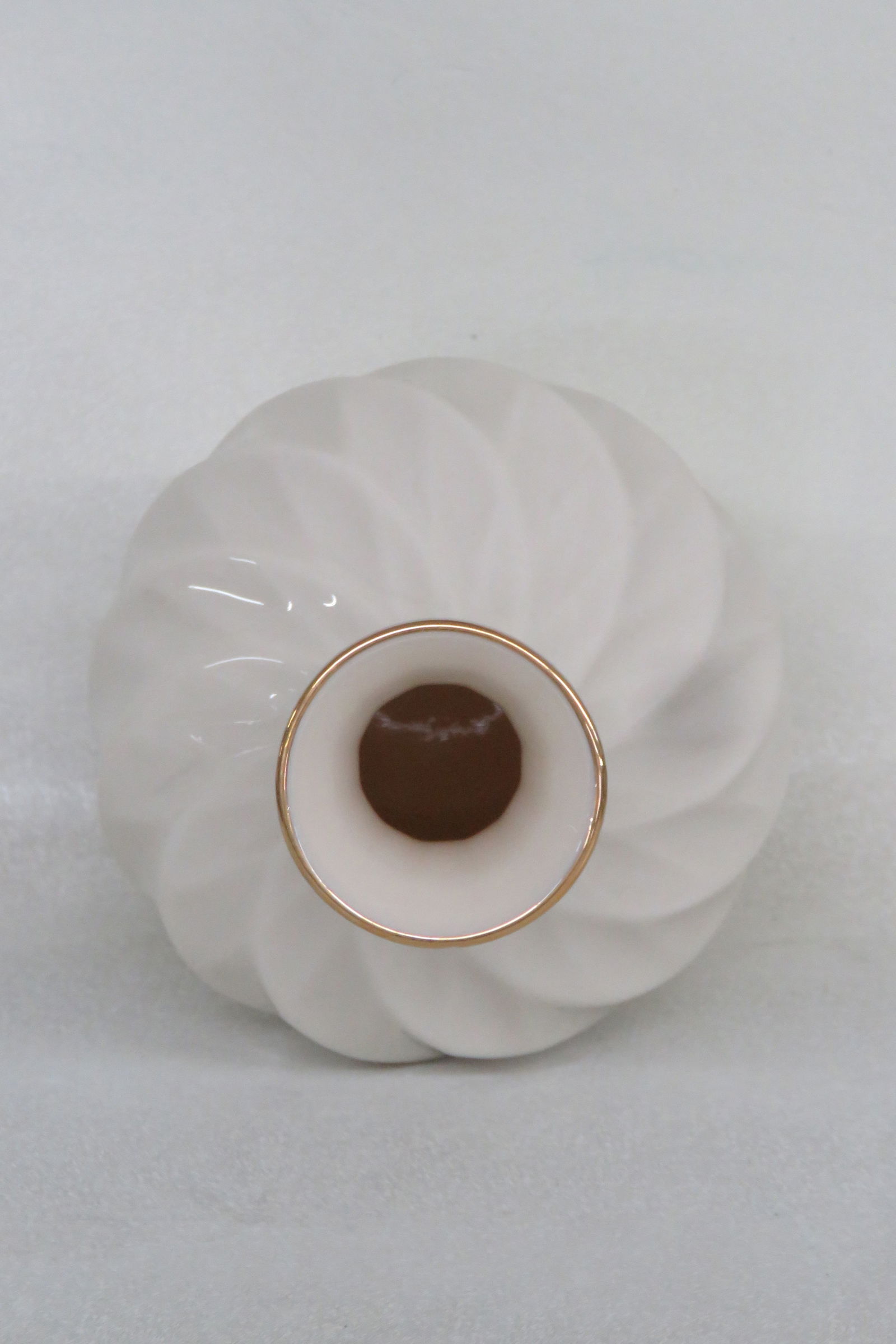 Lenox Richmond Swirl Pattern Ivory Ceramic With Gold Rim Bud Vase 4404b - 2