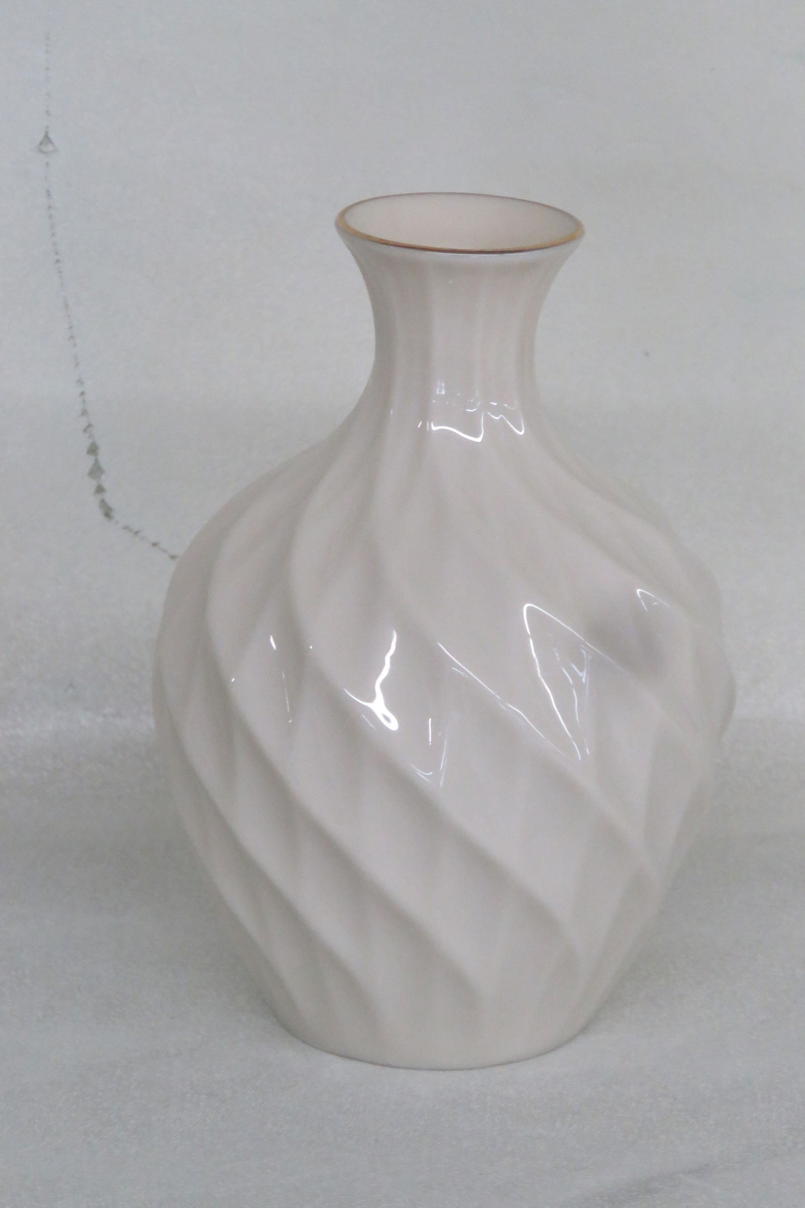 Lenox Richmond Swirl Pattern Ivory Ceramic With Gold Rim Bud Vase 4404b - 3