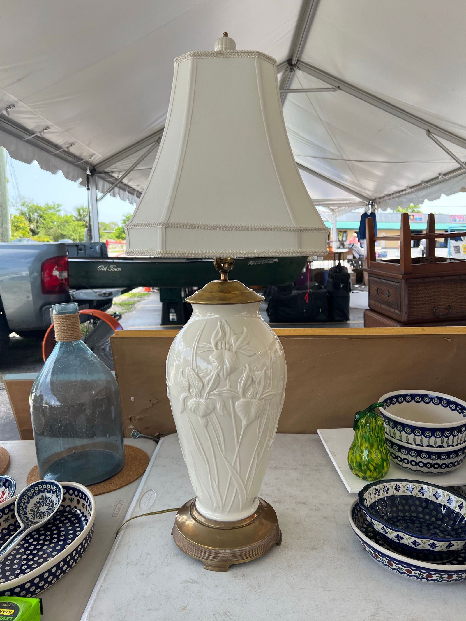 Vintage Lennox Creamwear Table Lamp With Shade - 2