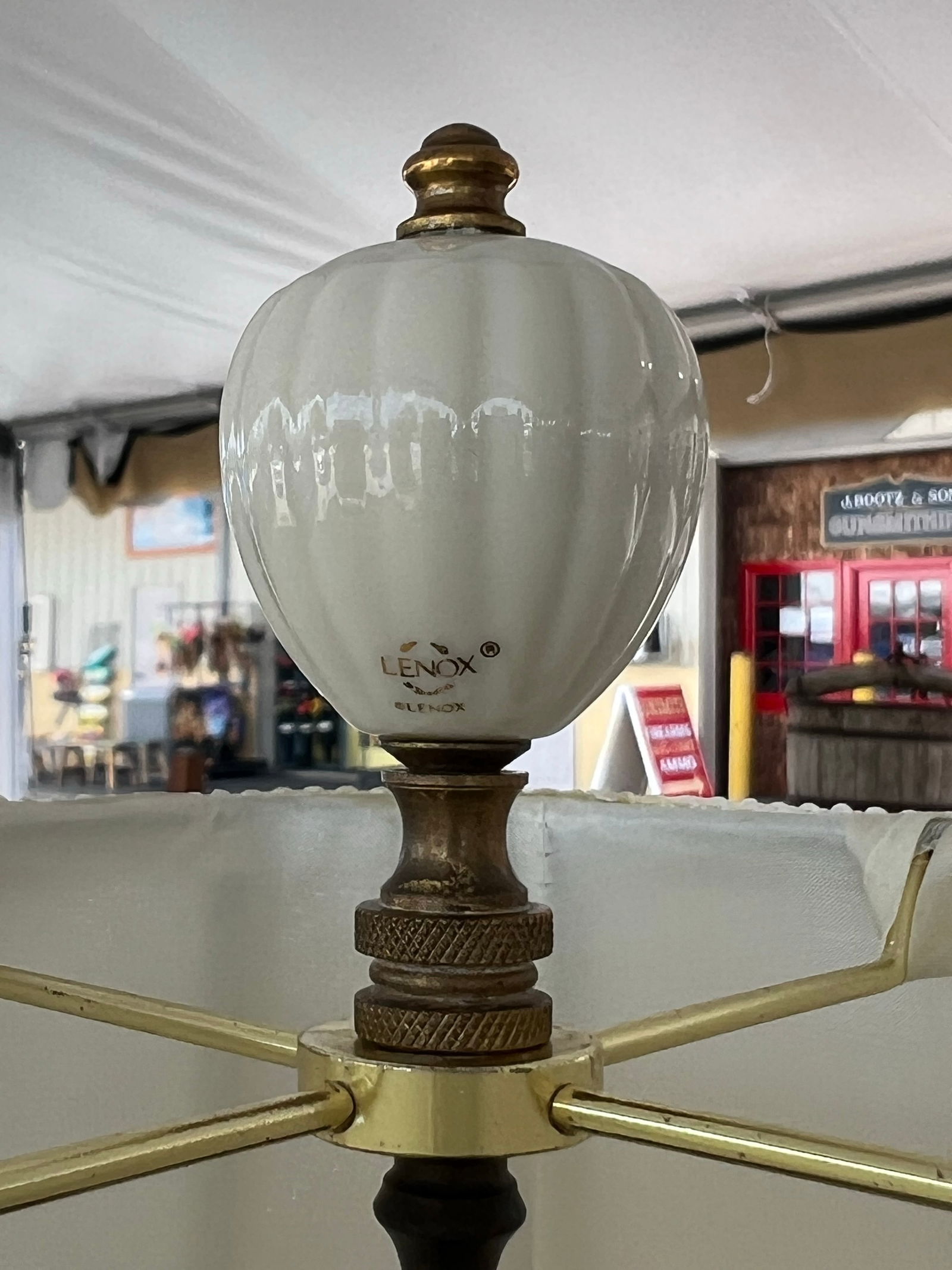 Vintage Lennox Creamwear Table Lamp With Shade - 8