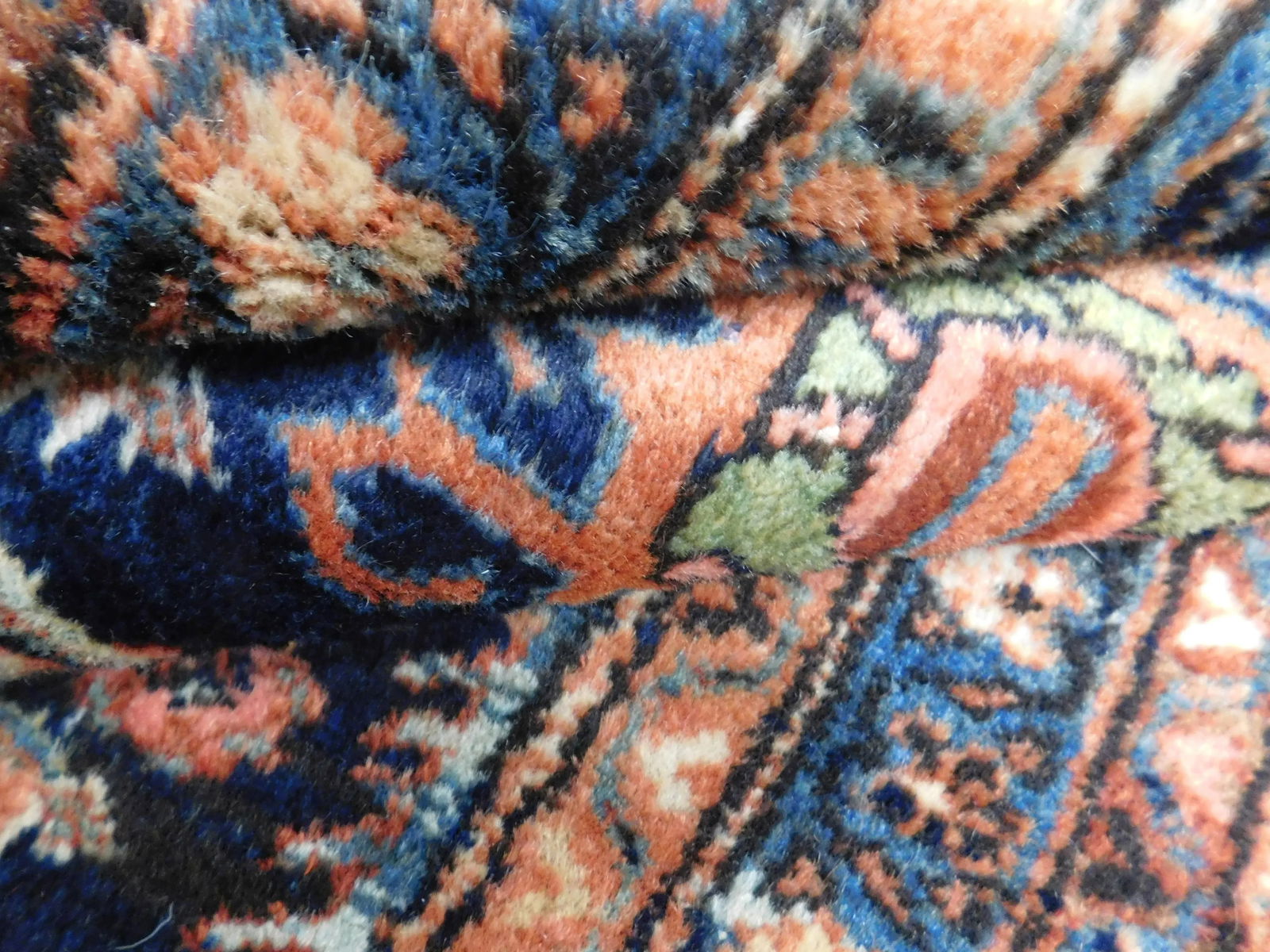 Genuine Antique Persian Rug. 2'5"x 4'9" - 10