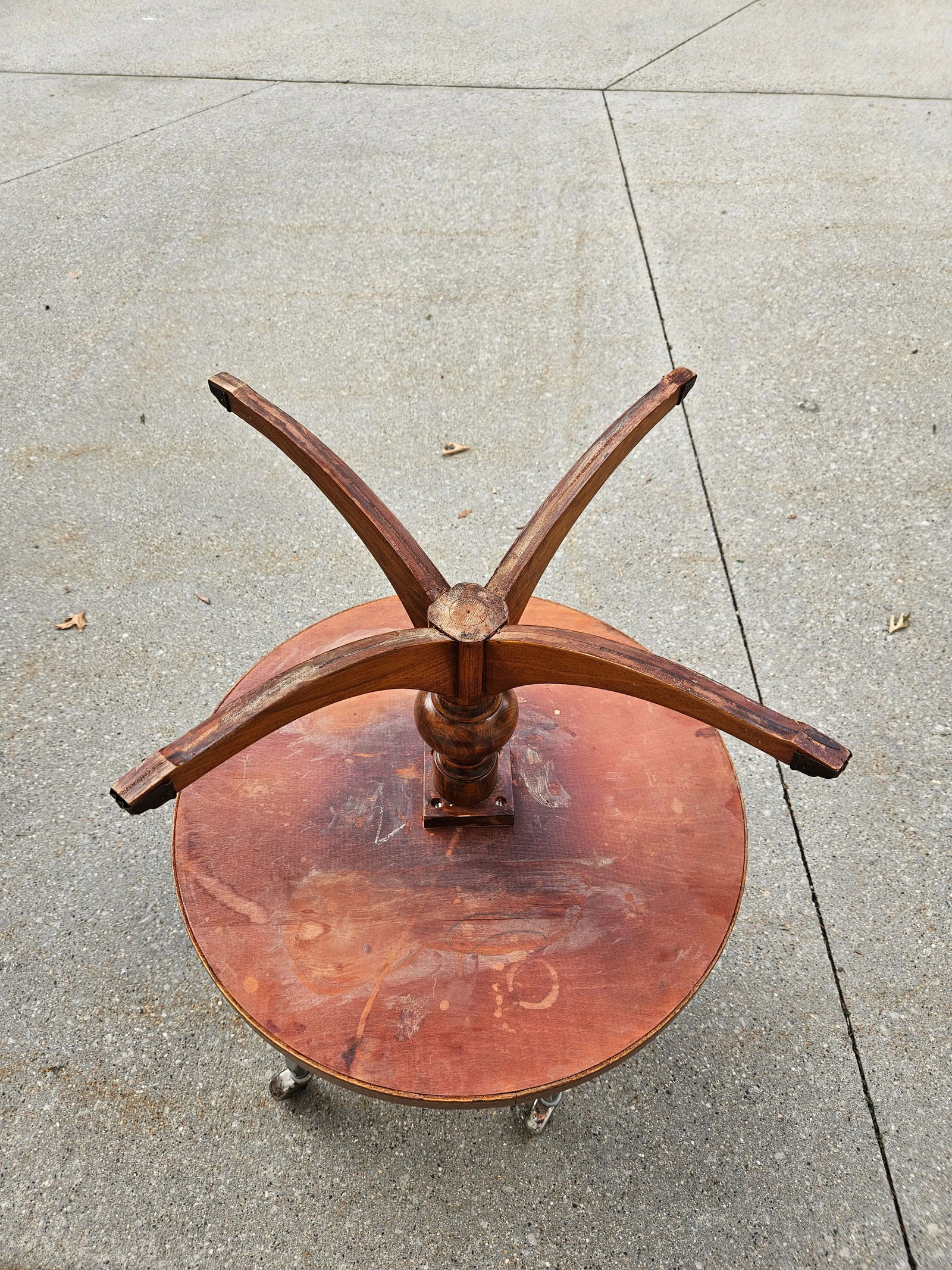 Round Mahogany Side Table - Mersman - 10
