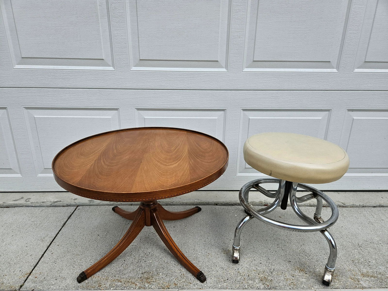 Round Mahogany Side Table - Mersman - 12