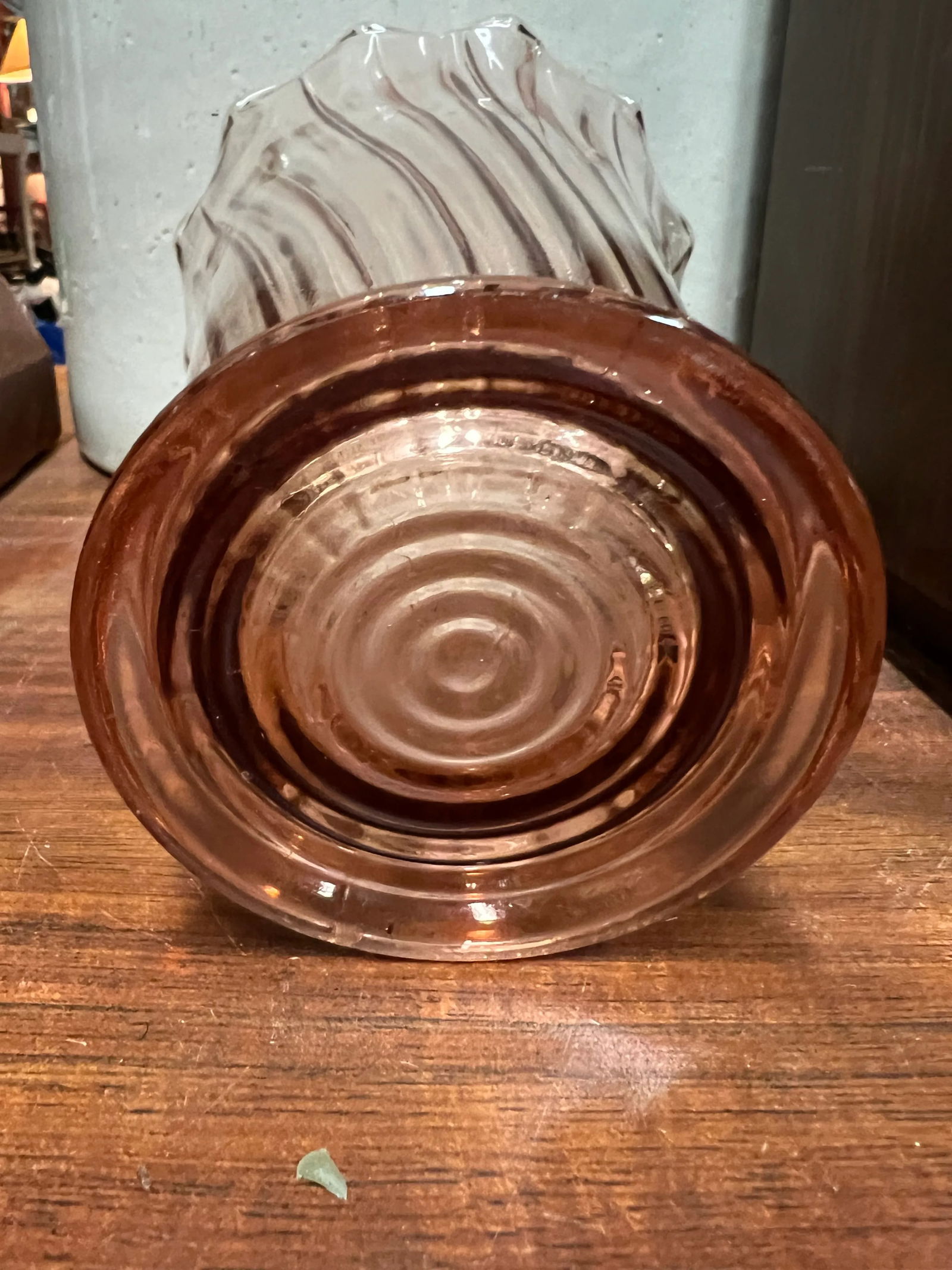 1930s Pink Pedal Swirl Depression Glass Vase by Jeannette - 4