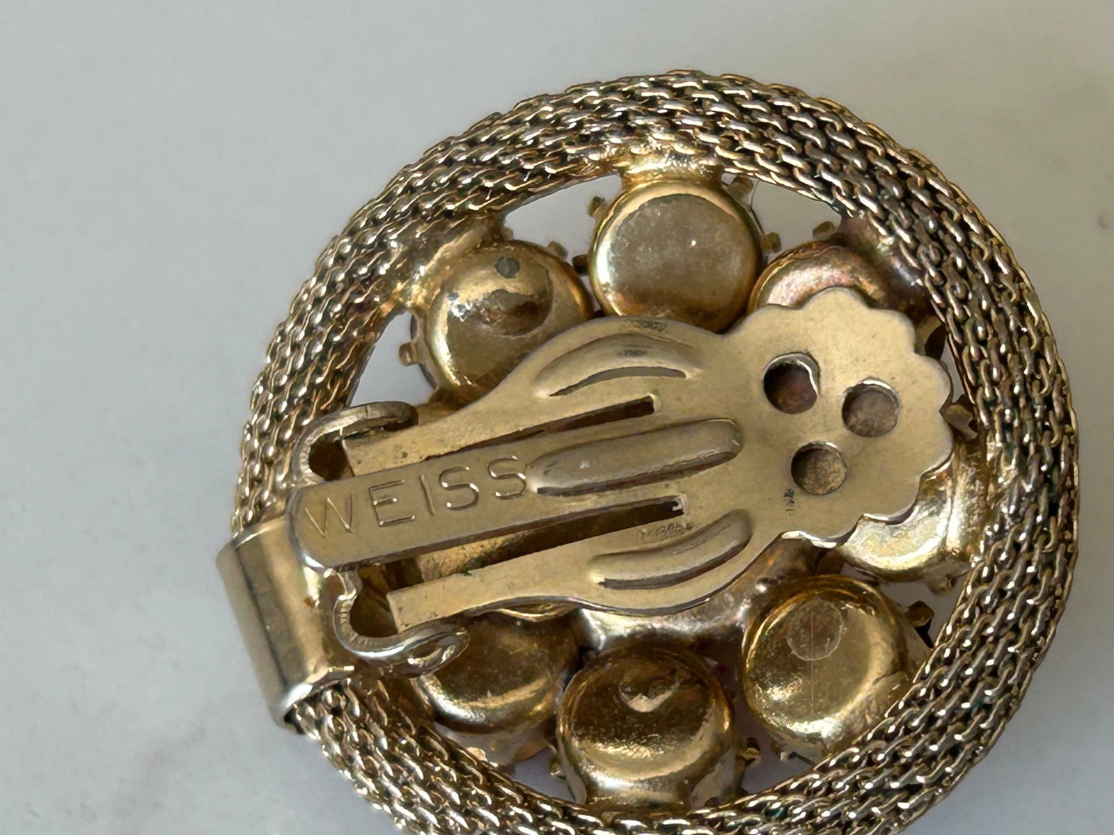 Vintage Weiss Magenta Pink Rhinestone Earrings Gold Tone Rhinestone Cluster Clip-Ons, A Pair - 13