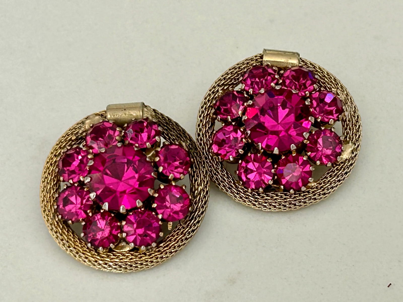 Vintage Weiss Magenta Pink Rhinestone Earrings Gold Tone Rhinestone Cluster Clip-Ons, A Pair - 2